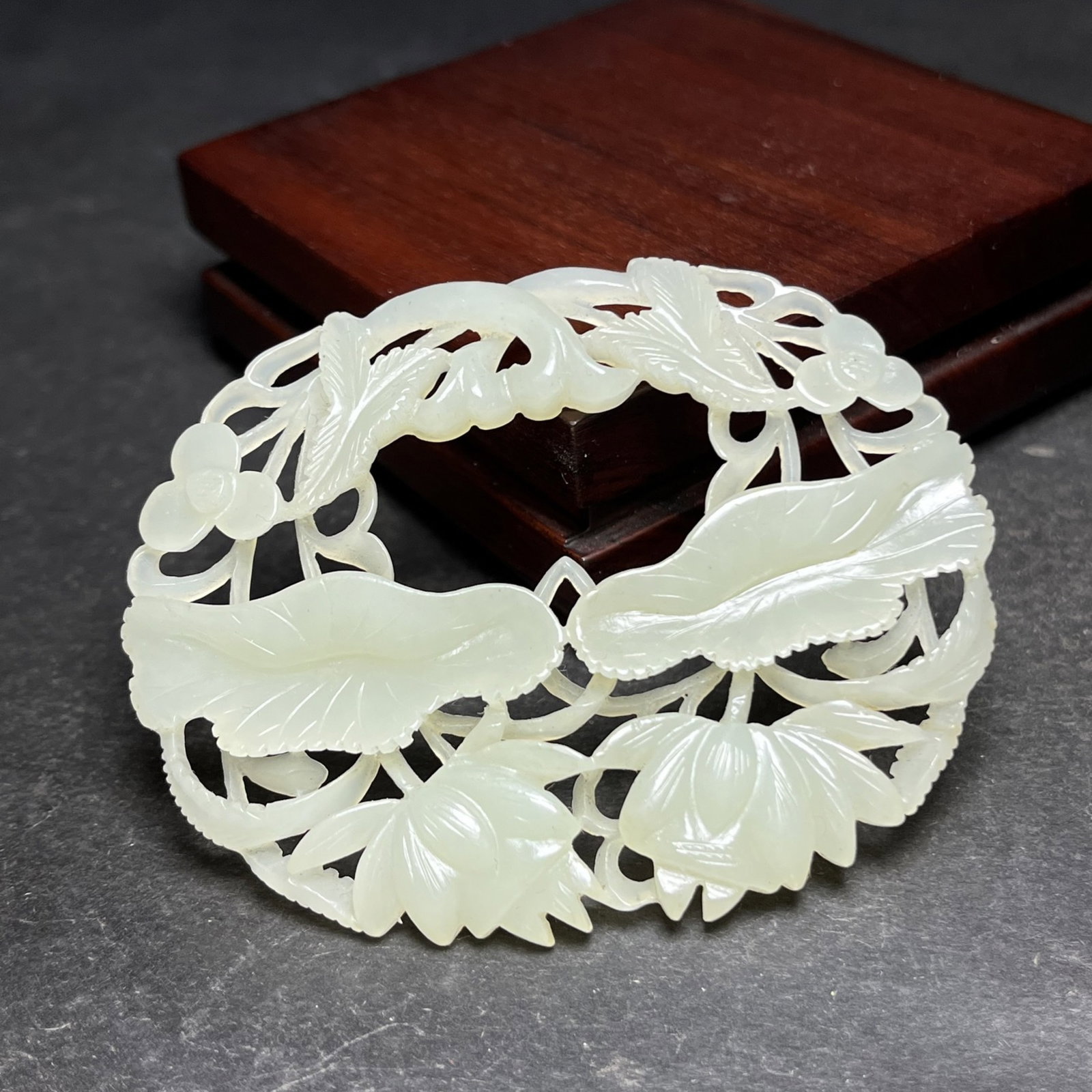 An Exquisite White Jade Lotus Pattern Pendant - 3