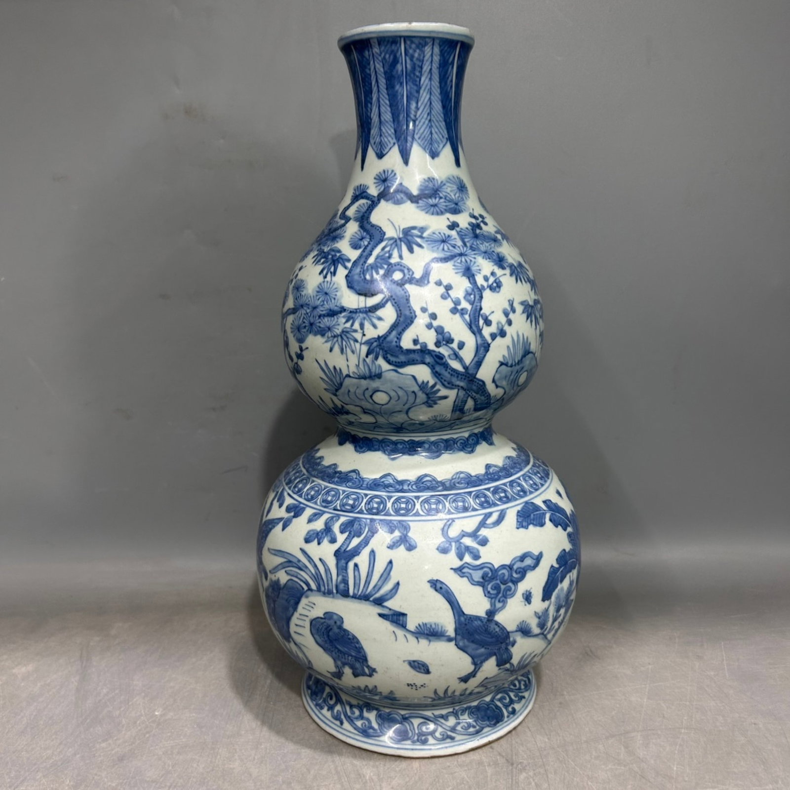 A Rare Blue and White Flower and Bird Pattern Gourd Vase - 4
