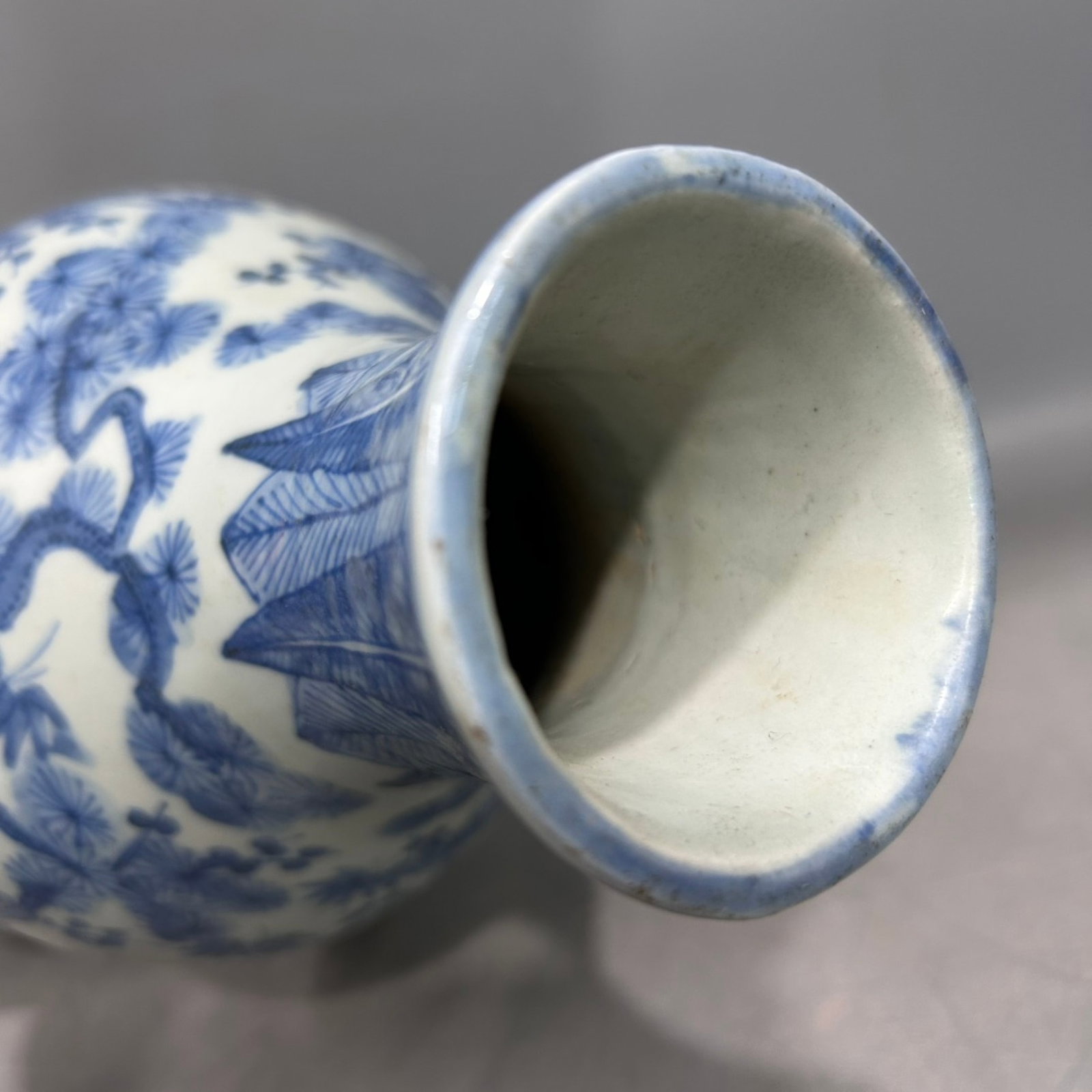 A Rare Blue and White Flower and Bird Pattern Gourd Vase - 6