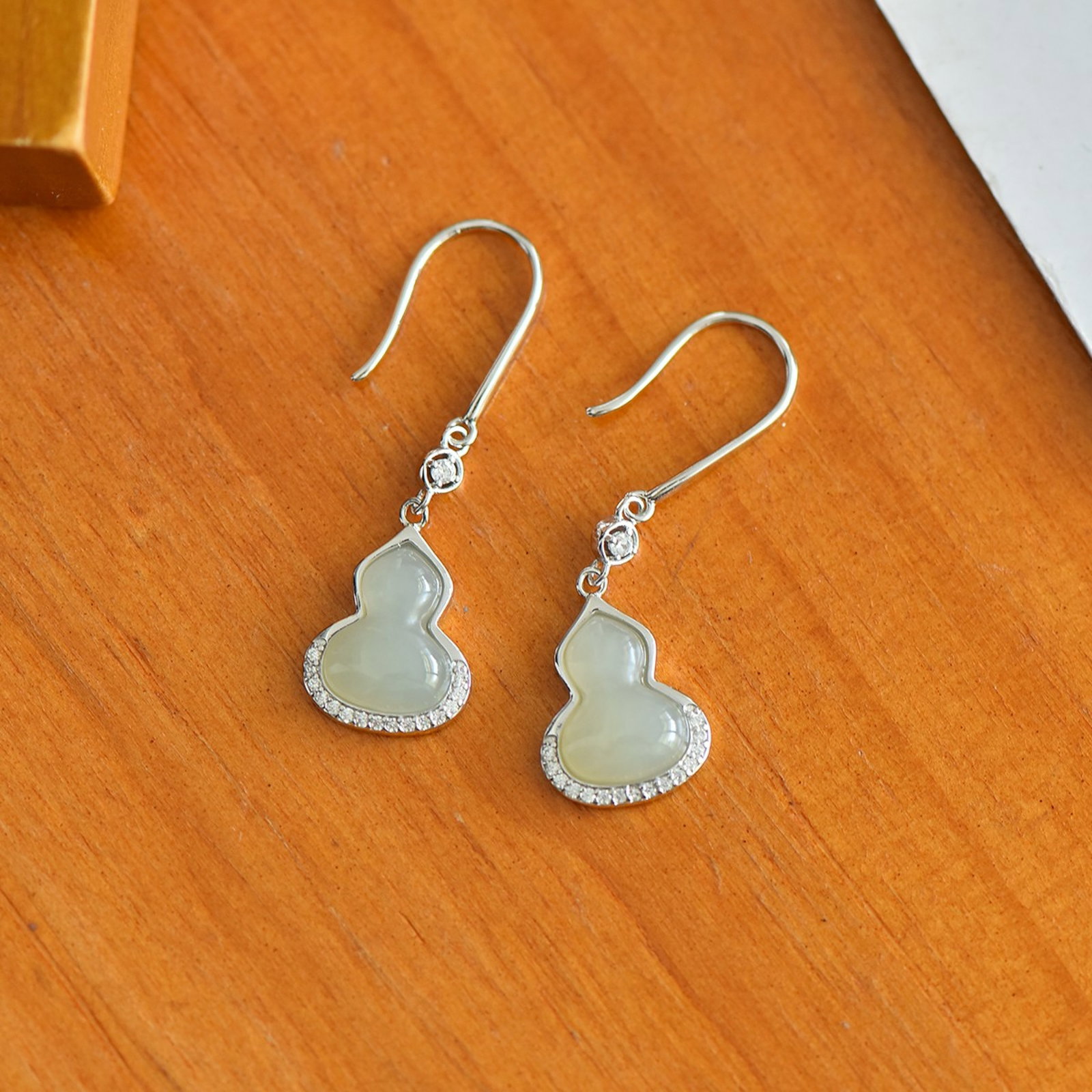 A Pair of Exquisite Sterling Silver Inlaid White Jade Gourd Earrings,Inlaid Diamond - 3
