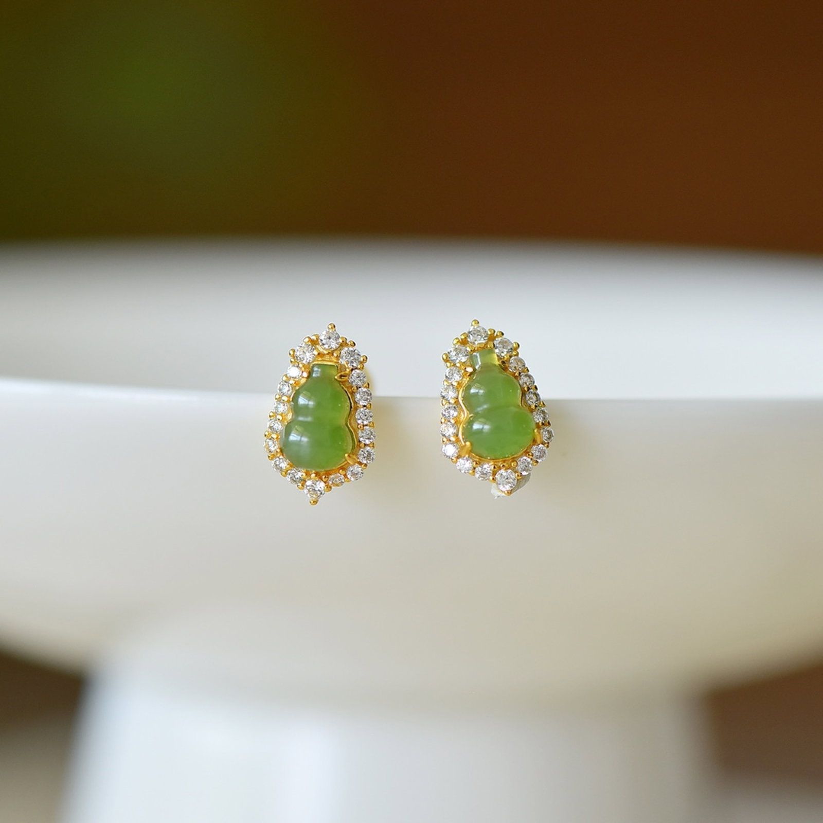 A Pair of Exquisite Sterling Silver-Gold Plated Inlaid Jasper Earrings - 2