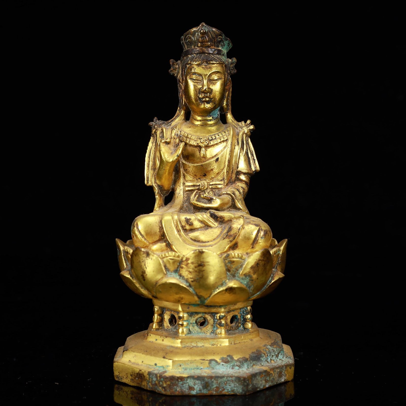 A Solemn Gilt Bronze Statue of Avalokitesvara: Estimated Value:2400-4800 A Solemn Gilt Bronze Statue of Avalokitesvara,The Warring States period in China,Size:2.8inx5.9in,Weight:550g