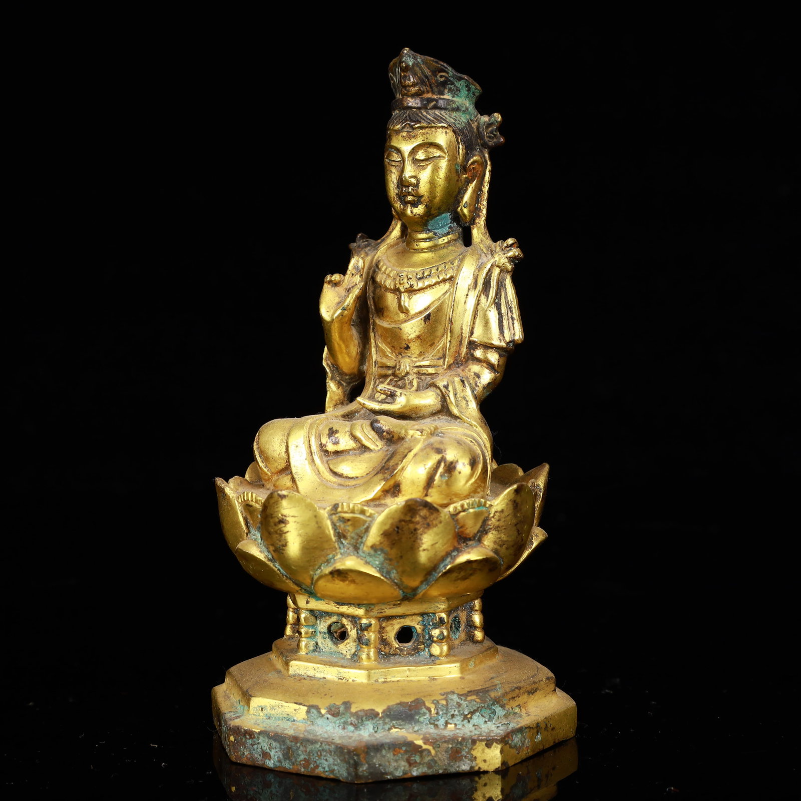 A Solemn Gilt Bronze Statue of Avalokitesvara - 2