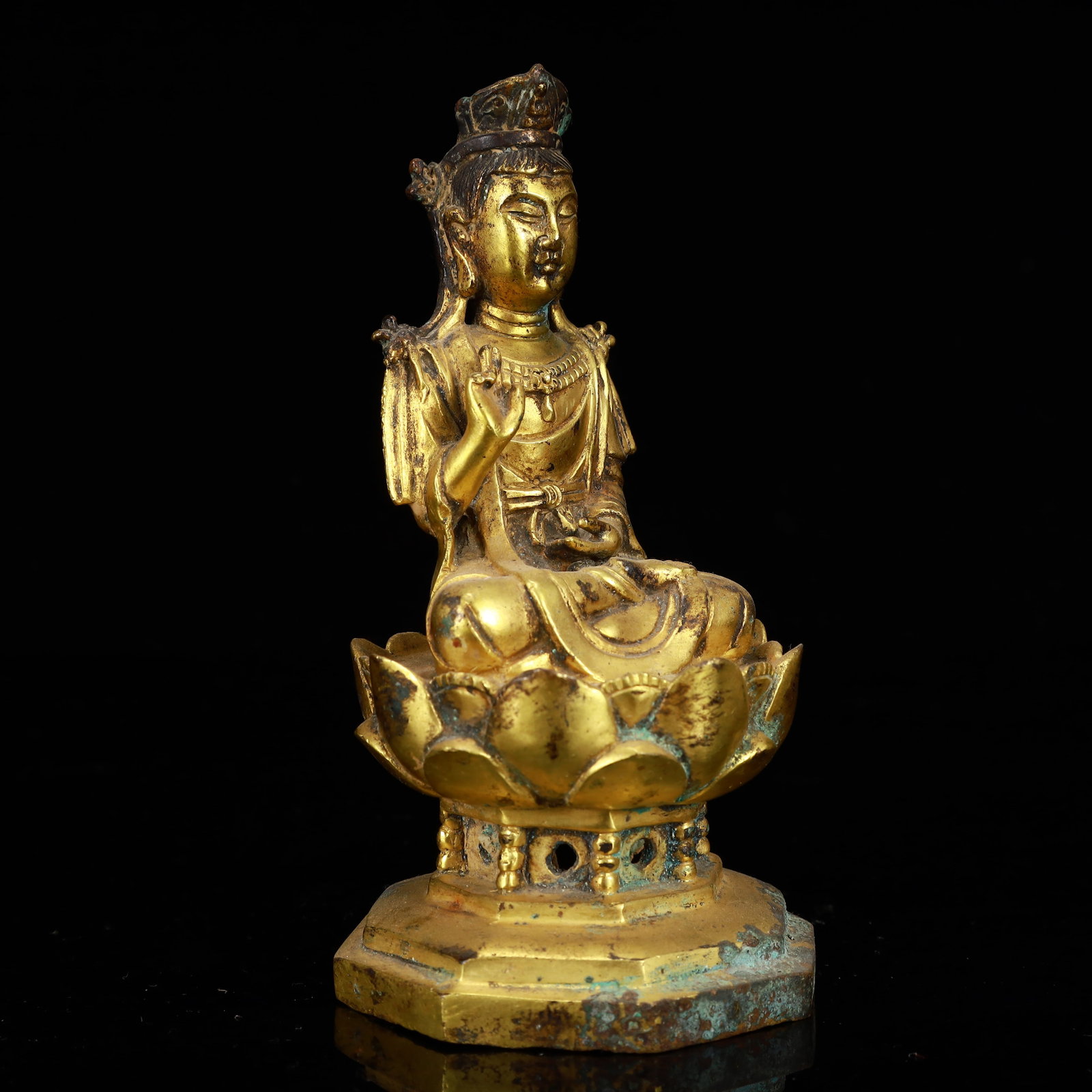 A Solemn Gilt Bronze Statue of Avalokitesvara - 4