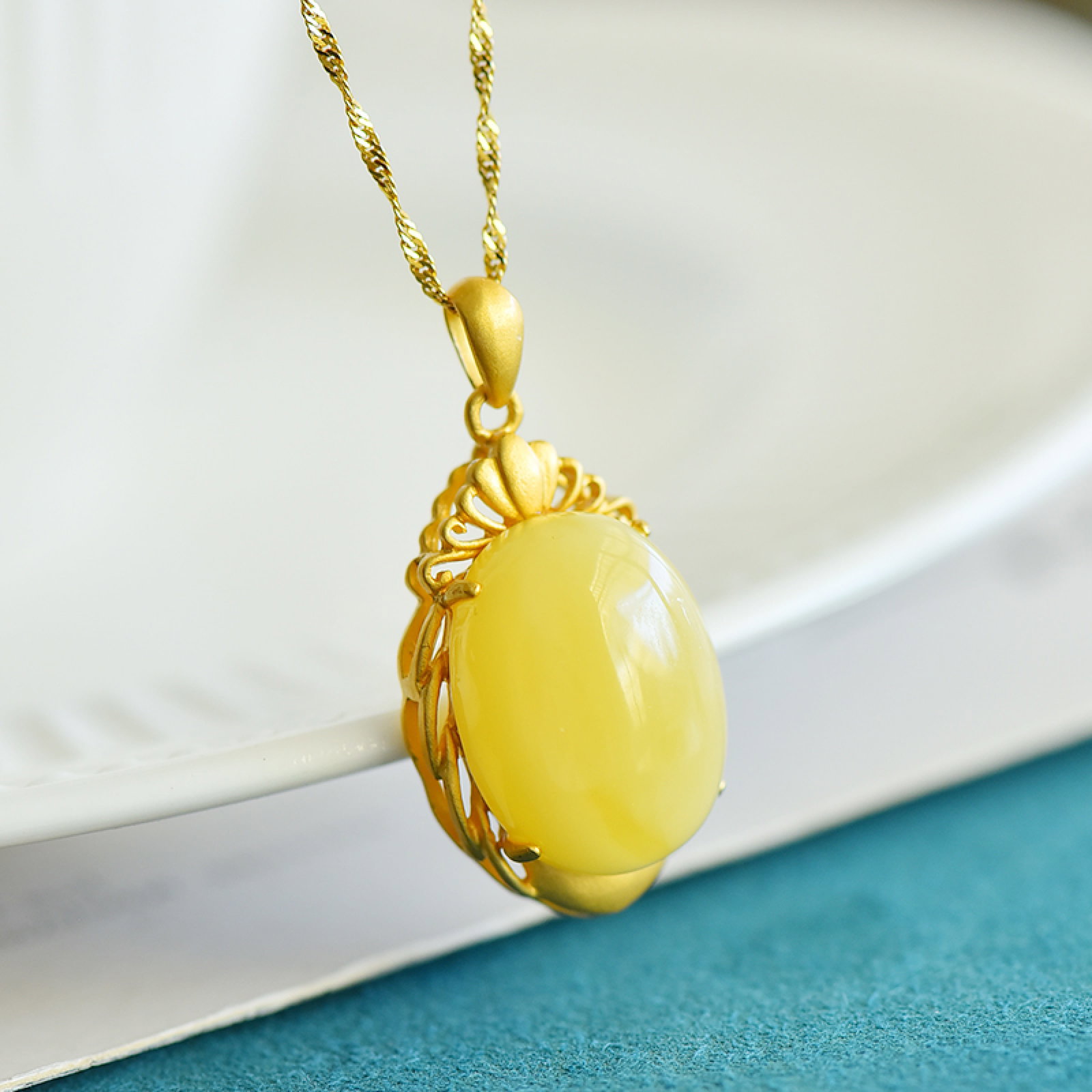 An Exquisite Sterling Silver-Gold Plated Inlaid Amber Pendant - 2
