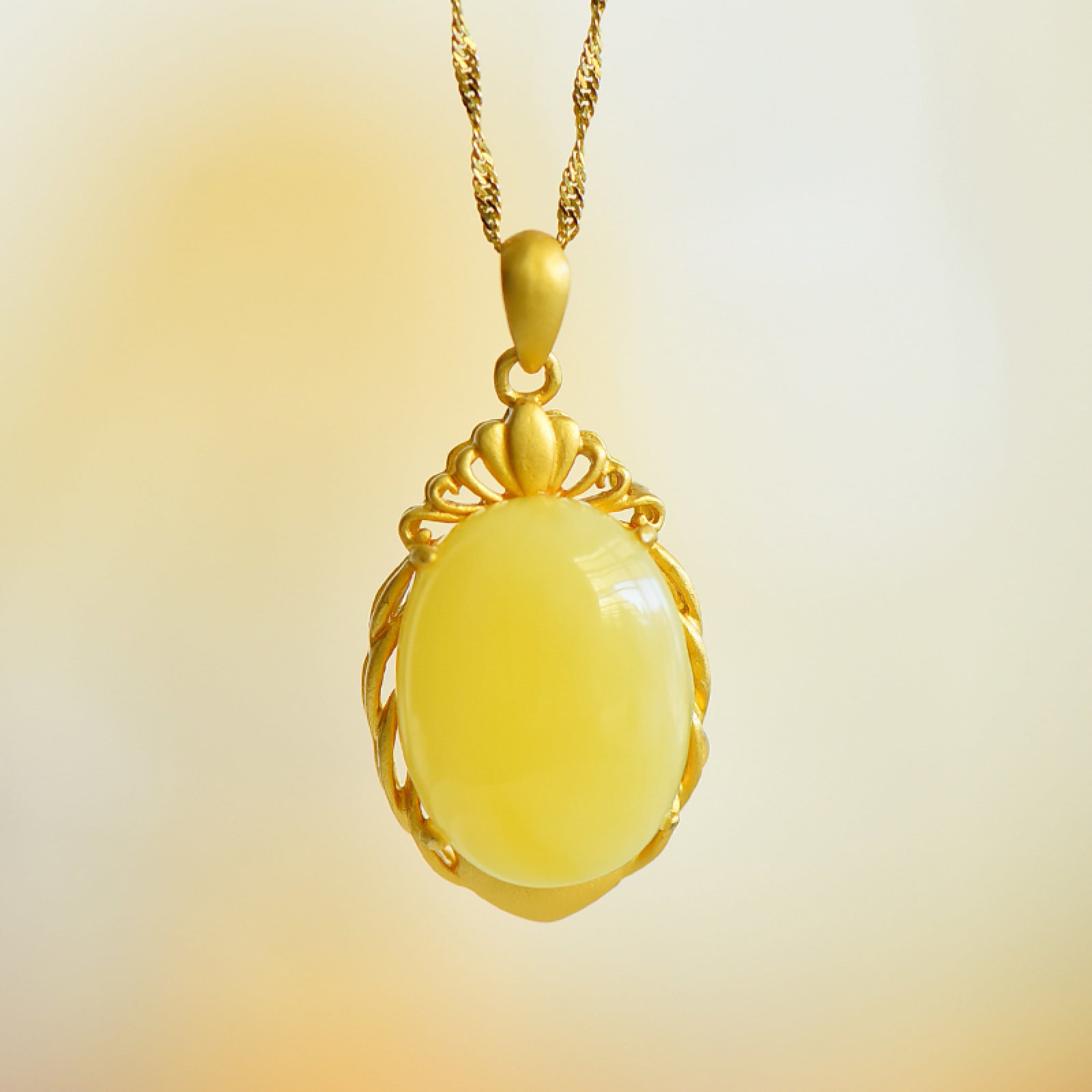 An Exquisite Sterling Silver-Gold Plated Inlaid Amber Pendant - 4