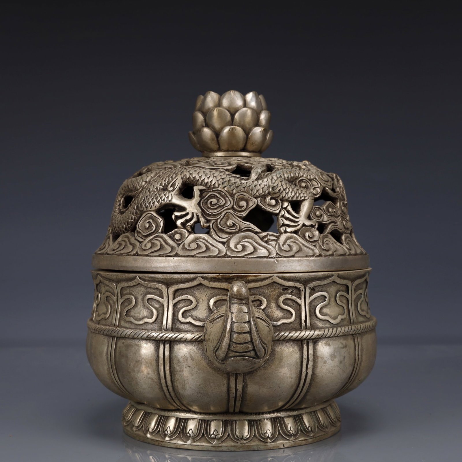 An Exquisite Silver-Plated Bronze Dragon Pattern Elephant-Ears Censer - 10