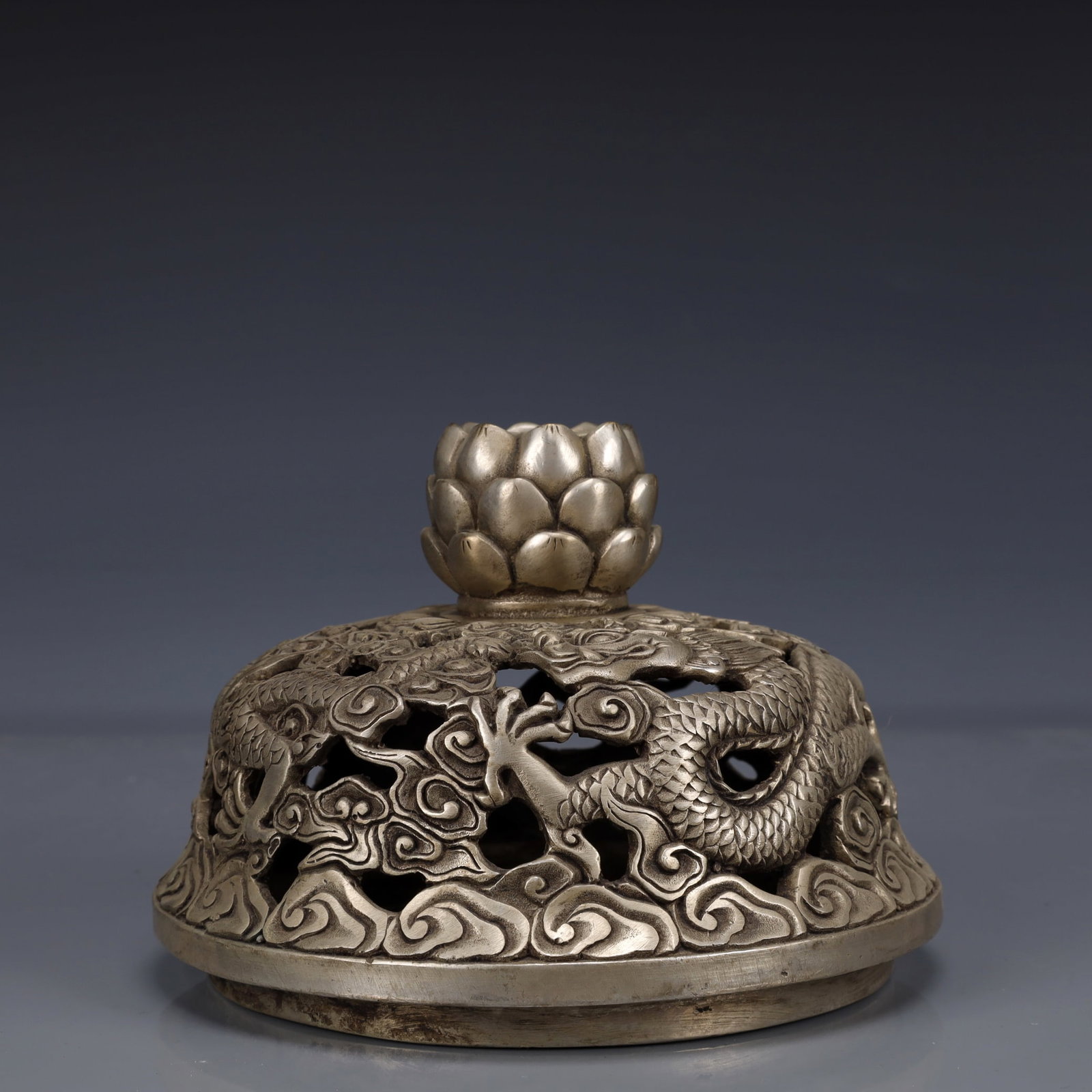 An Exquisite Silver-Plated Bronze Dragon Pattern Elephant-Ears Censer - 11