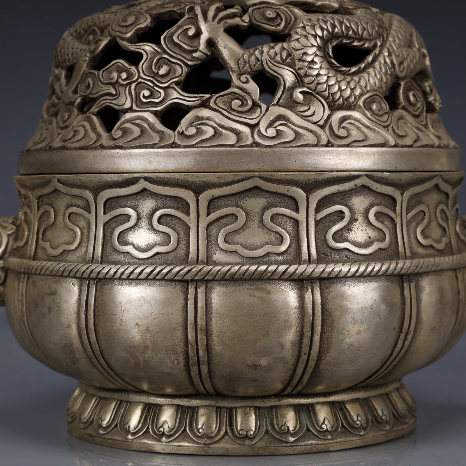 An Exquisite Silver-Plated Bronze Dragon Pattern Elephant-Ears Censer - 5