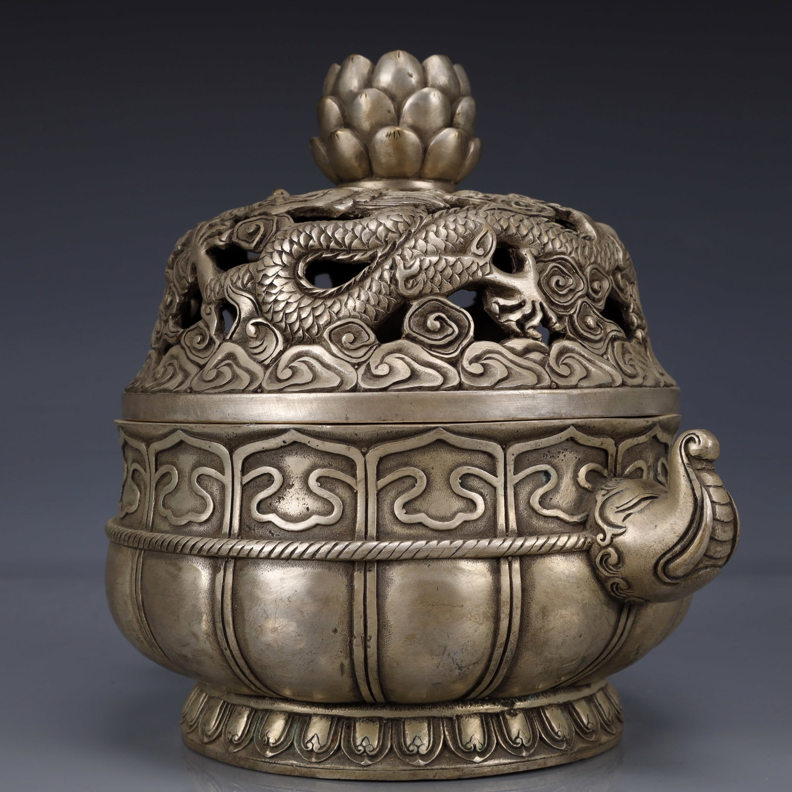 An Exquisite Silver-Plated Bronze Dragon Pattern Elephant-Ears Censer - 6