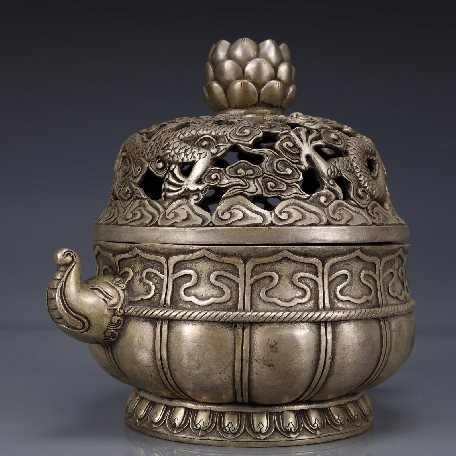 An Exquisite Silver-Plated Bronze Dragon Pattern Elephant-Ears Censer - 8