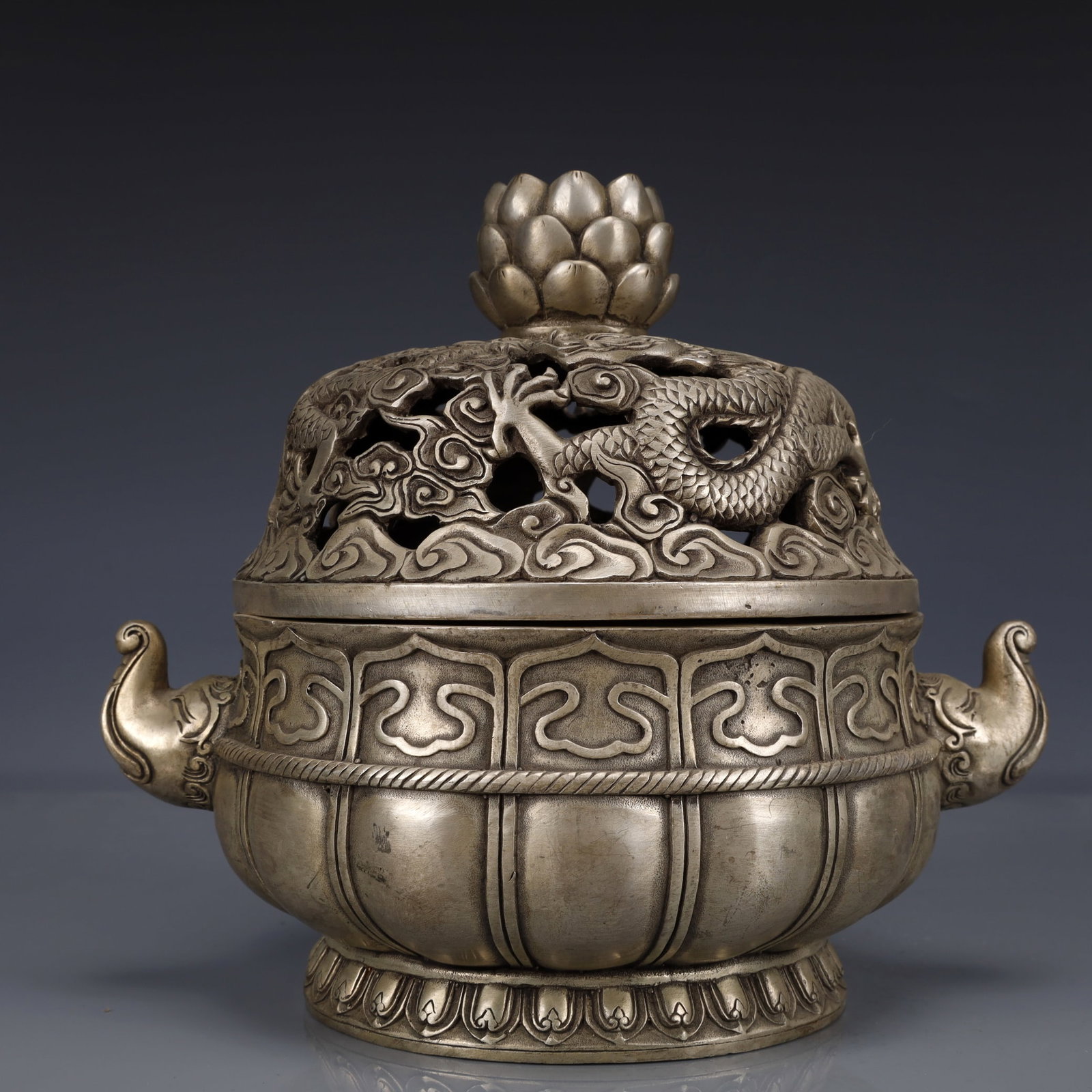 An Exquisite Silver-Plated Bronze Dragon Pattern Elephant-Ears Censer - 9