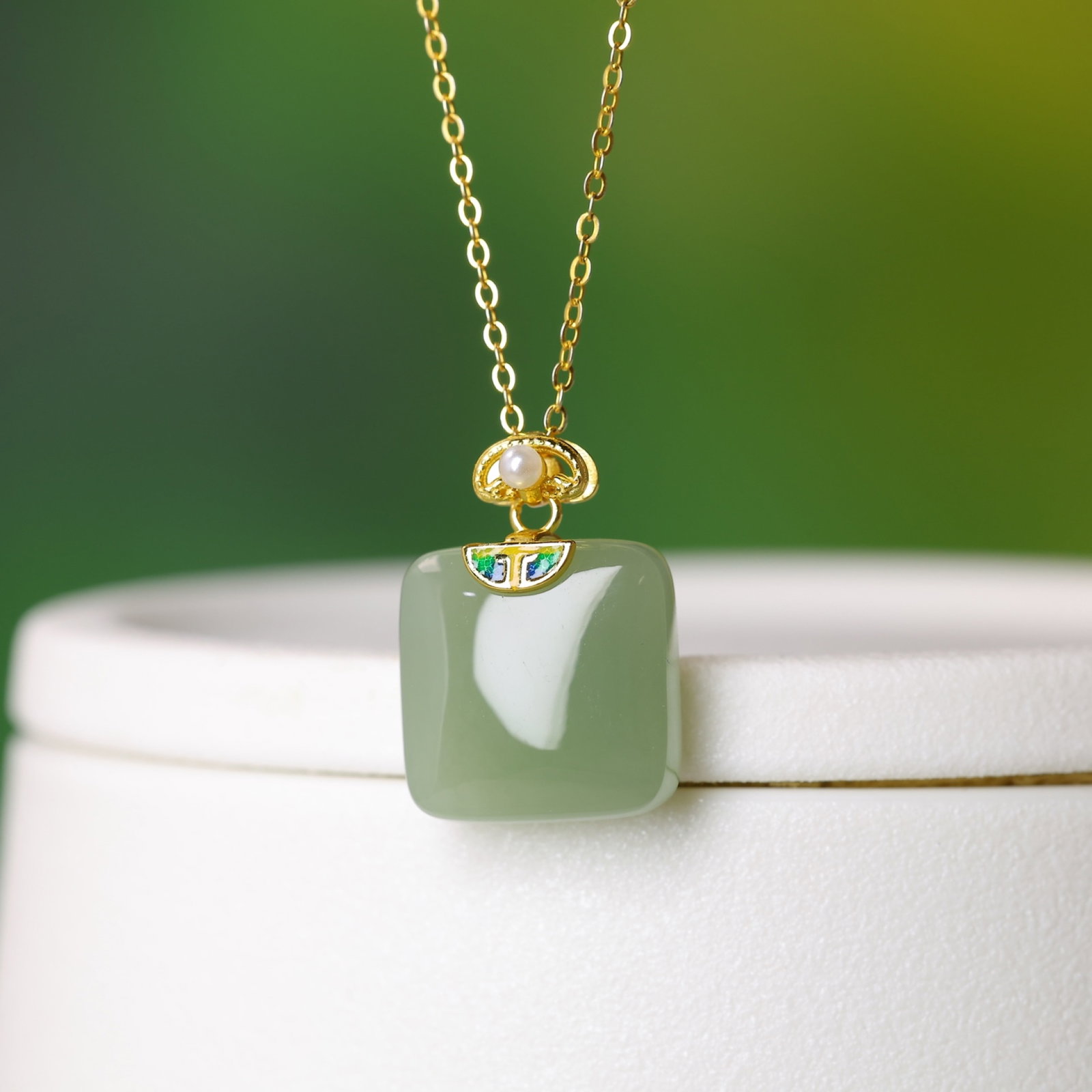 An Exquisite Sterling Silver-Gold Plated Inlaid Greenish Jade Pendant,Inlaid Pearls - 3