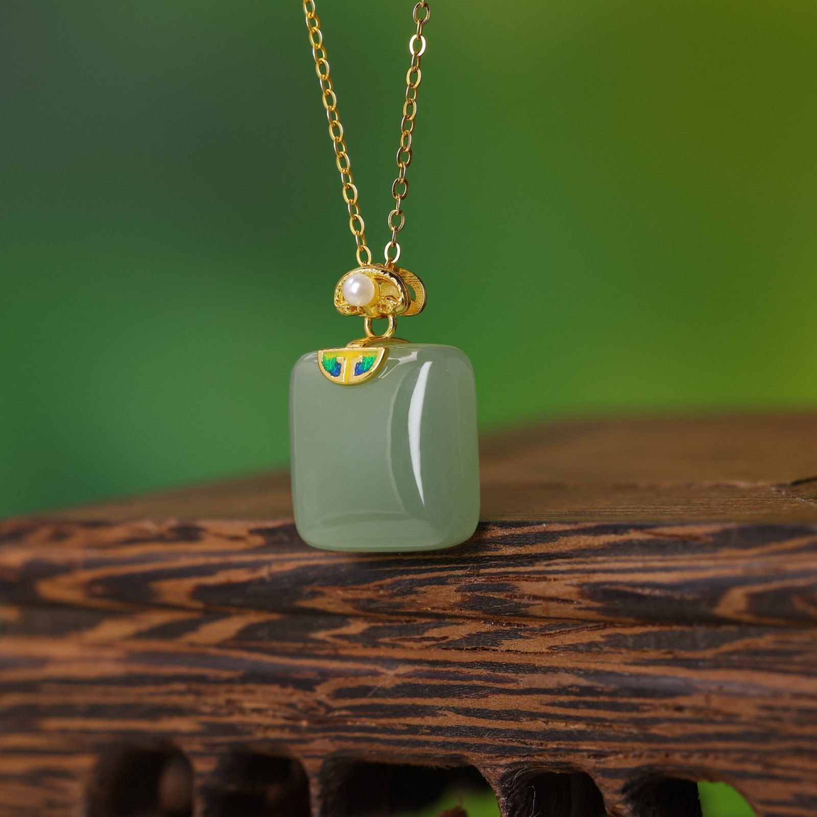 An Exquisite Sterling Silver-Gold Plated Inlaid Greenish Jade Pendant,Inlaid Pearls - 5