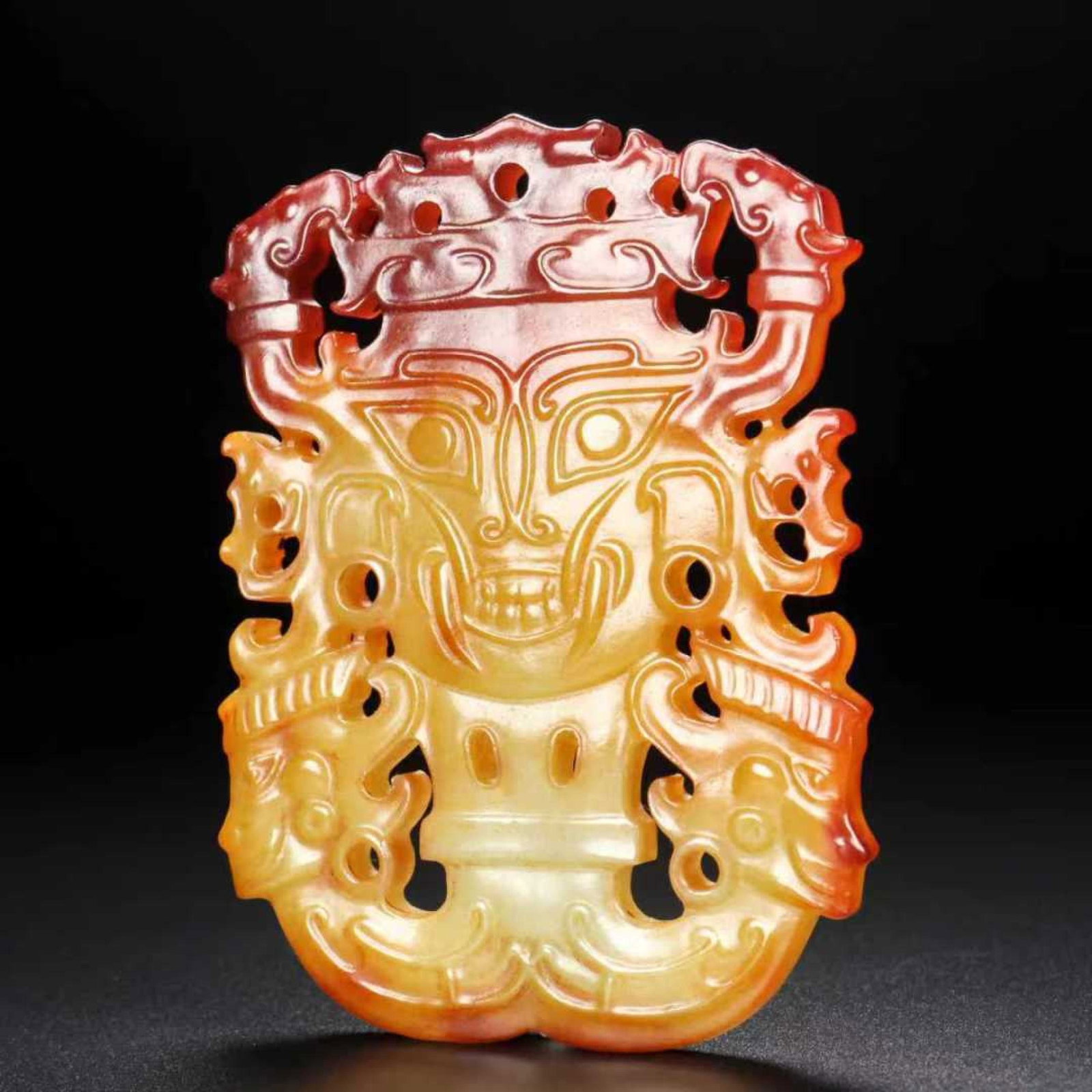 An Exquisite White Jade Beast-Face Pattern Pendant - 4