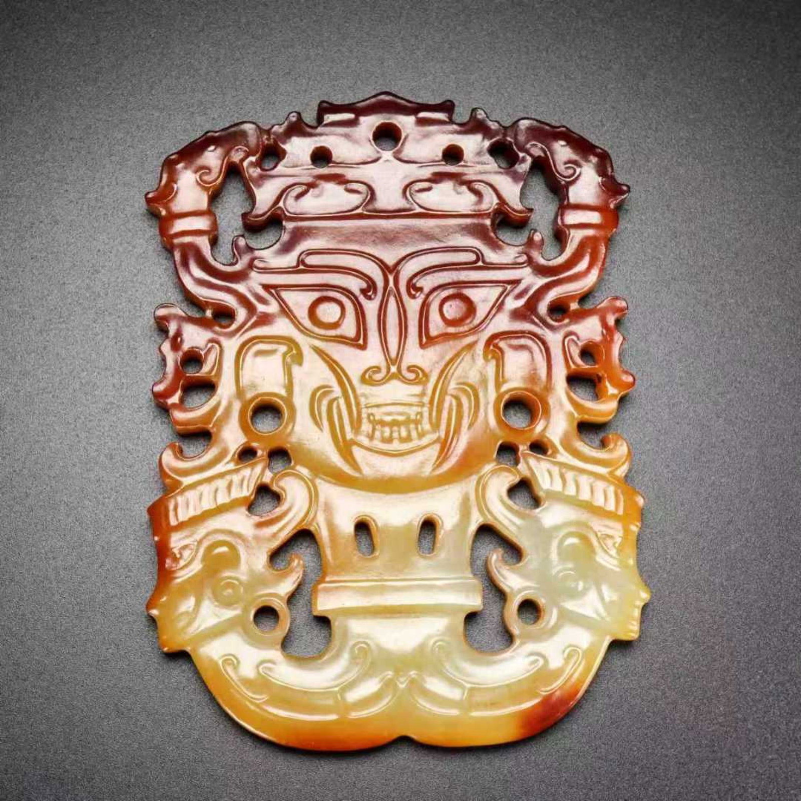 An Exquisite White Jade Beast-Face Pattern Pendant - 7