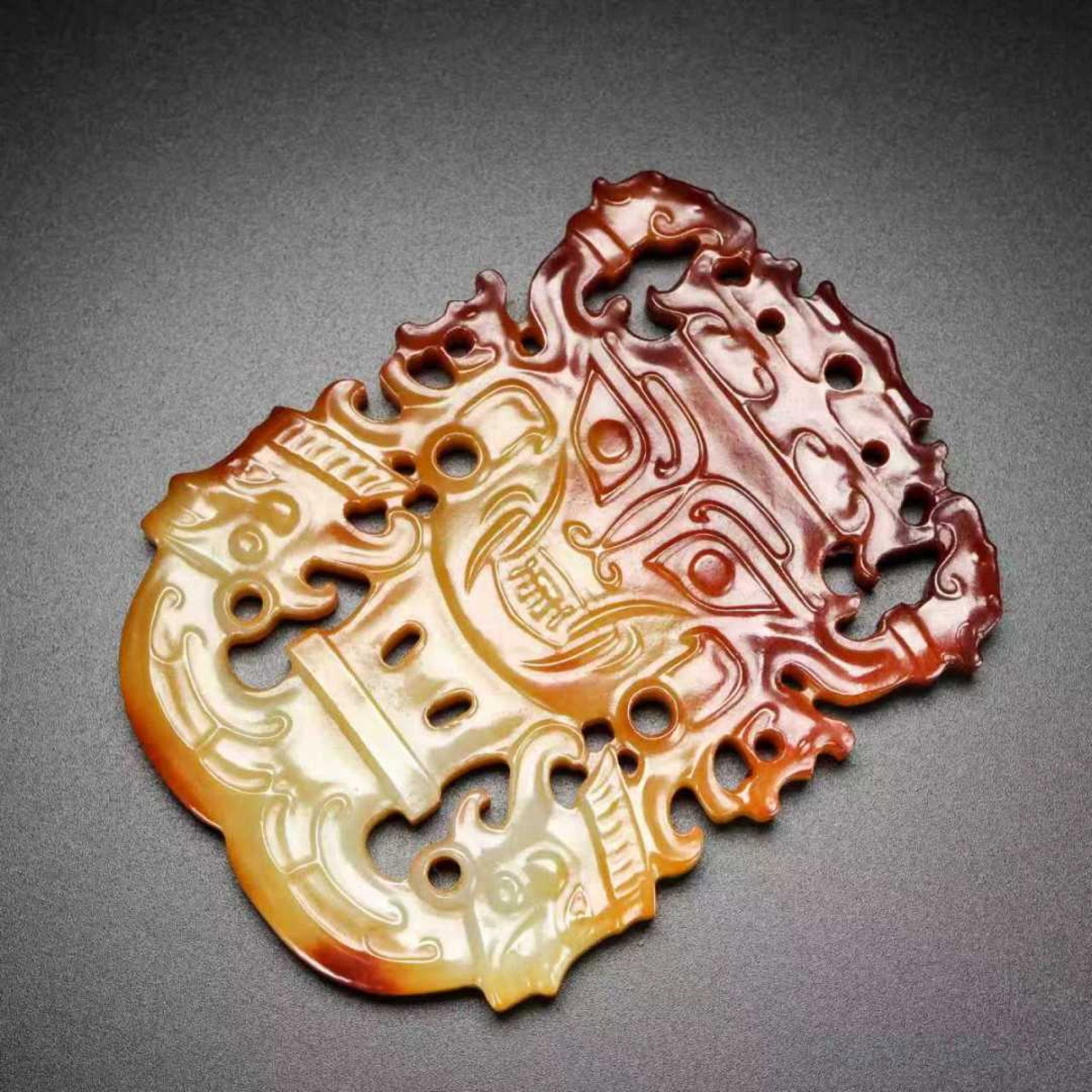 An Exquisite White Jade Beast-Face Pattern Pendant - 8