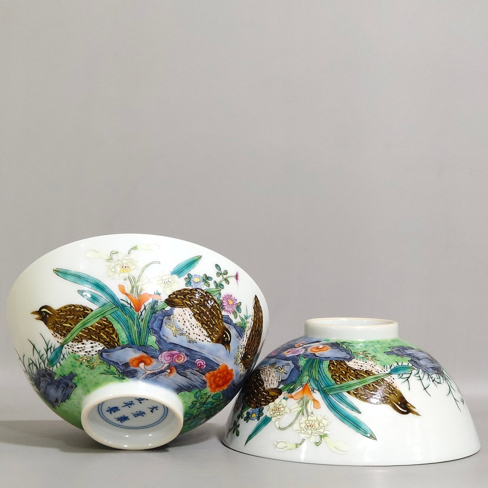 A Pair of Exquisite Famille-Rose Flower and Bird Pattern Bowls - 2