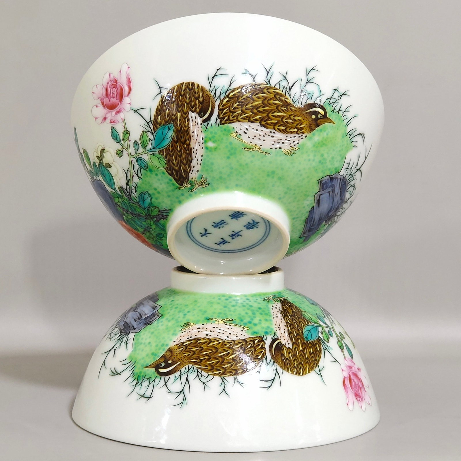 A Pair of Exquisite Famille-Rose Flower and Bird Pattern Bowls - 3
