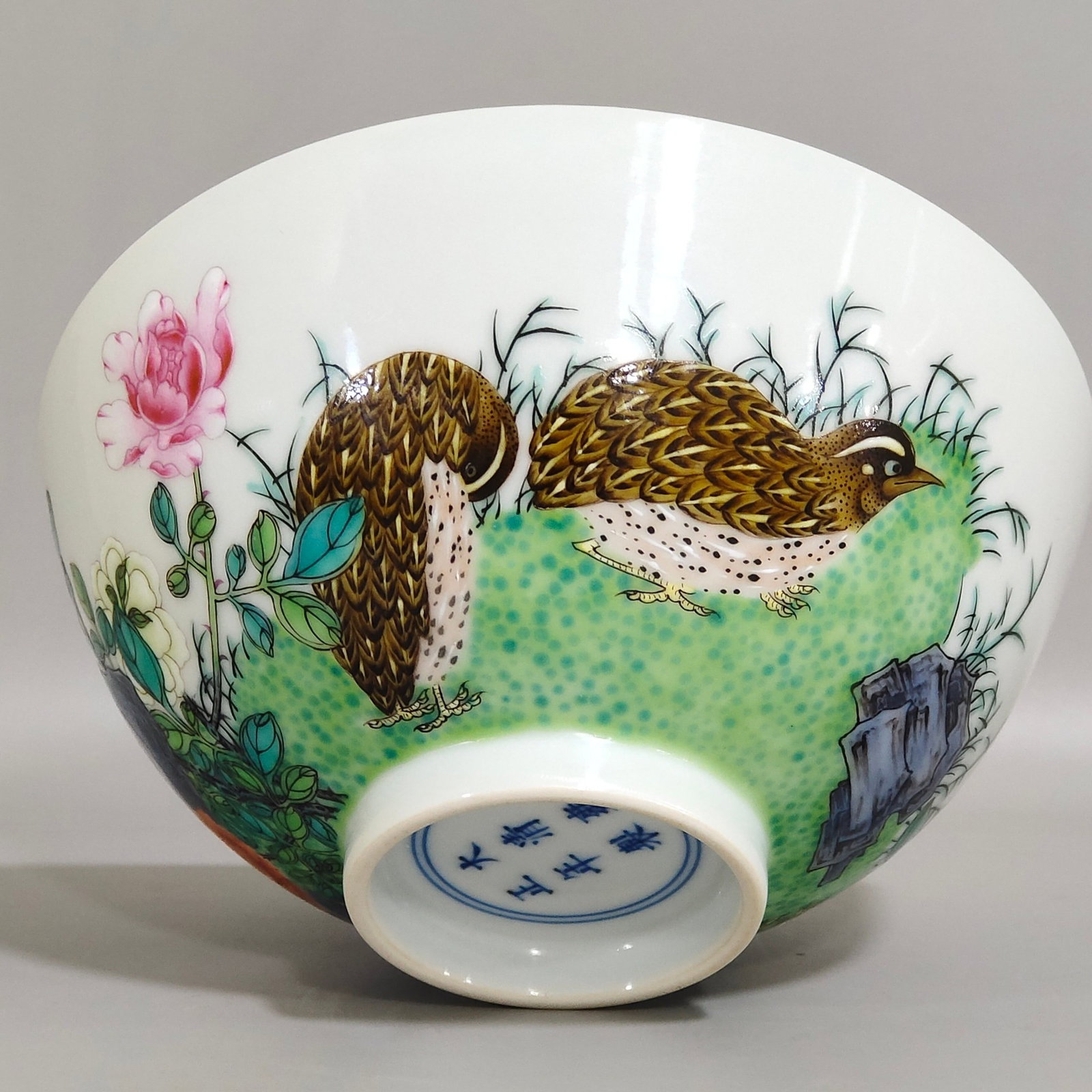 A Pair of Exquisite Famille-Rose Flower and Bird Pattern Bowls - 6