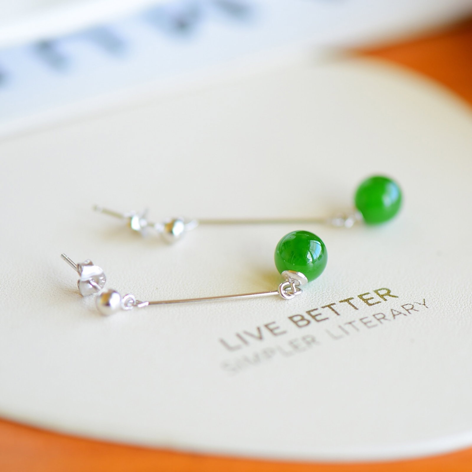 A Pair of Exquisite Sterling Silver Inlaid Jasper Earrings - 5
