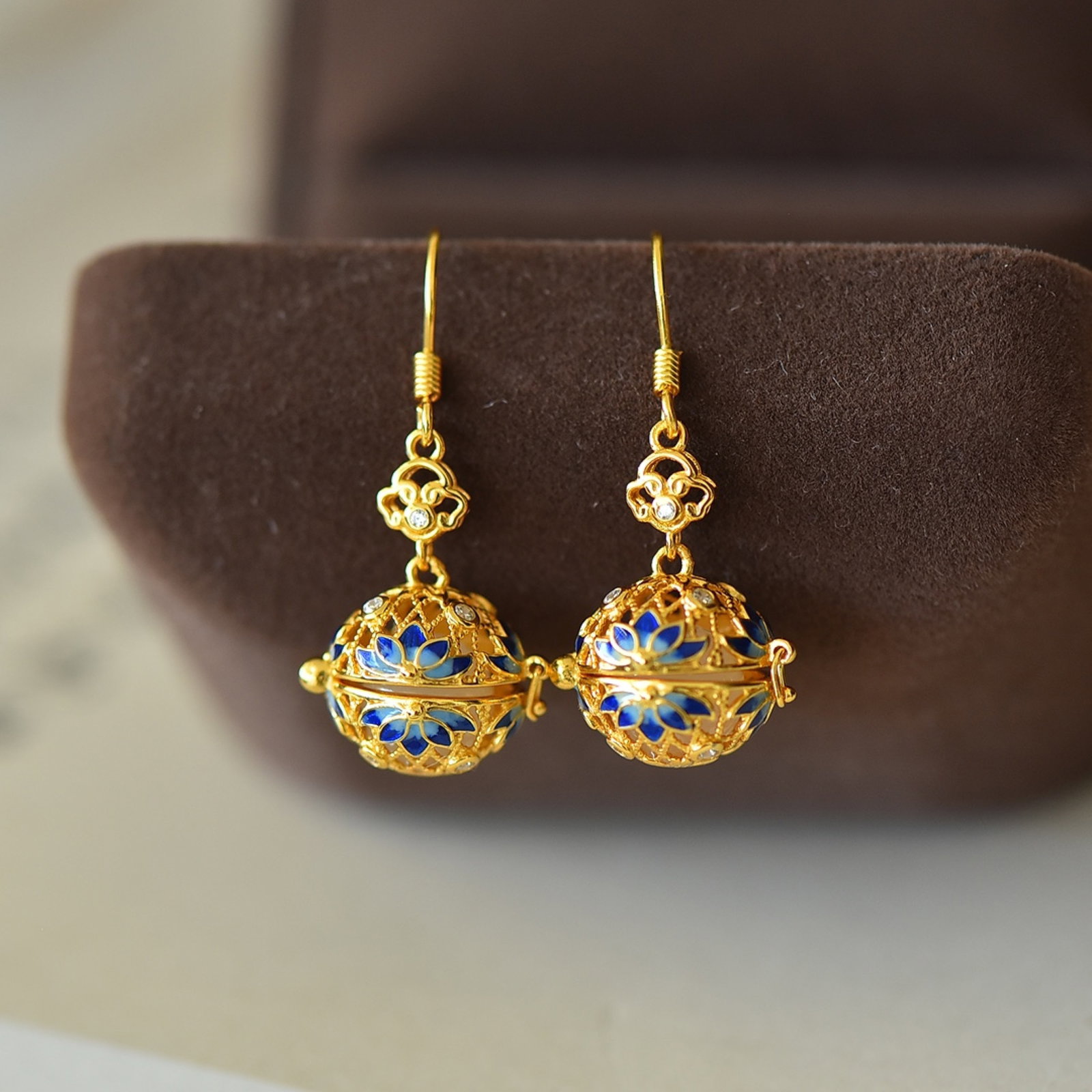A Pair of Exquisite Sterling Silver-Gold Plated Inlaid White Jade Enamel Earrings - 3