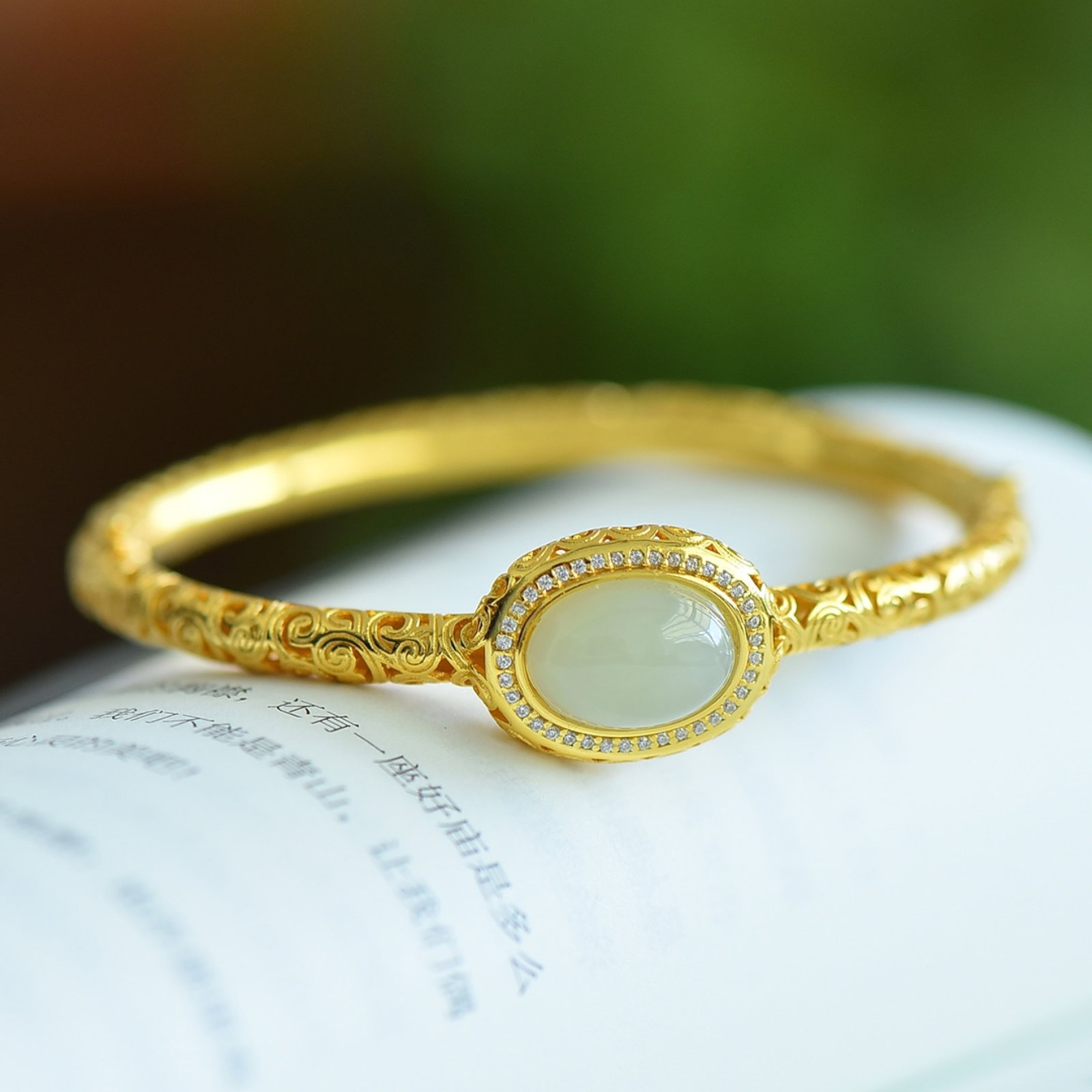 An Exquisite Sterling Silver-Gold Plated Inlaid White Jade Bracelets,Inlaid Diamond - 3