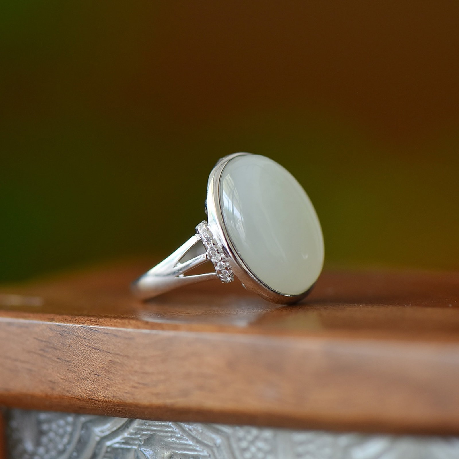 An Exquisite Sterling Silver Inlaid White Jade Ring - 6