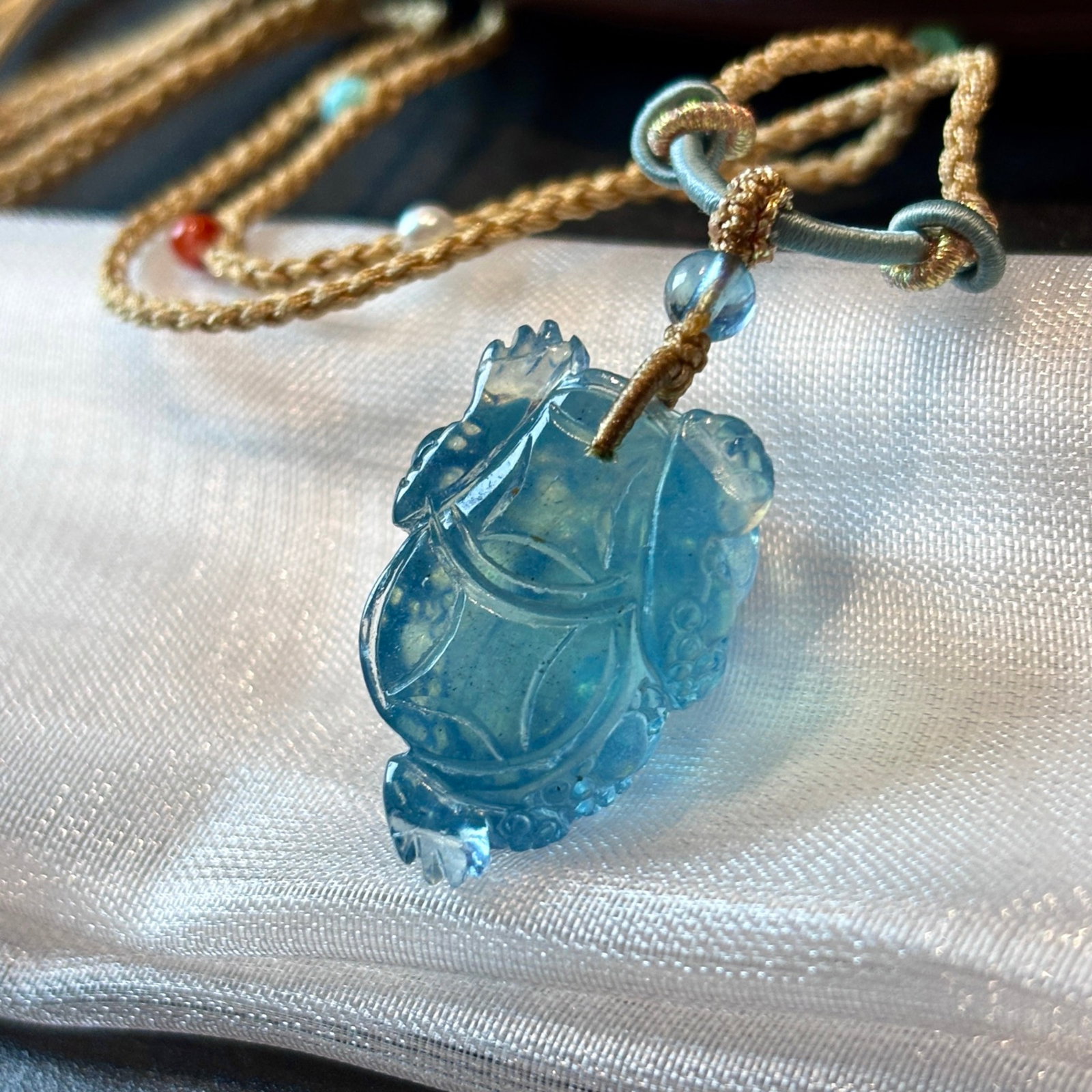 An Exquisite Aquamarine Golden Toad Pendant - 5