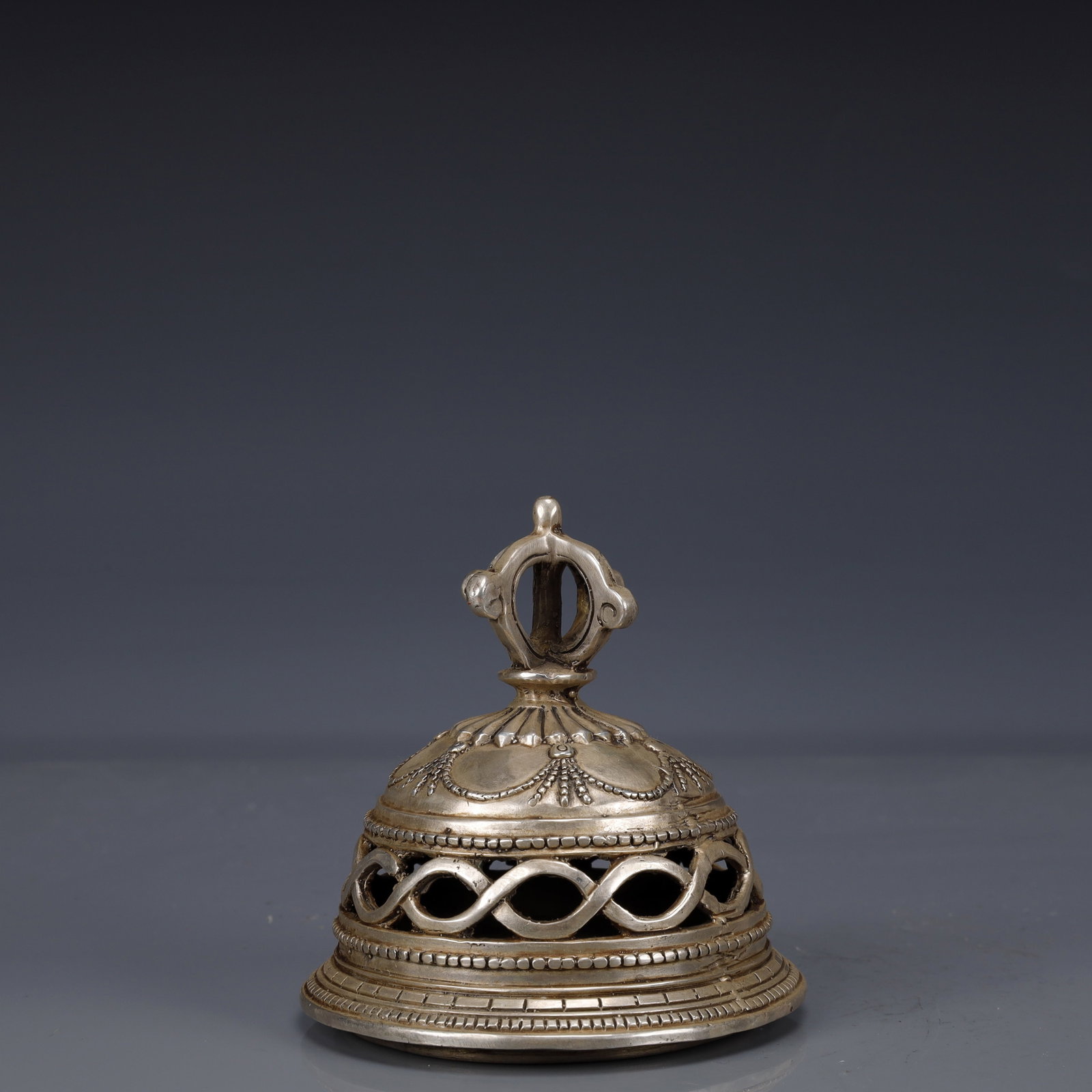 An Exquisite Silver-Plated Bronze Eagle Pattern Elephant-Ears Censer - 9