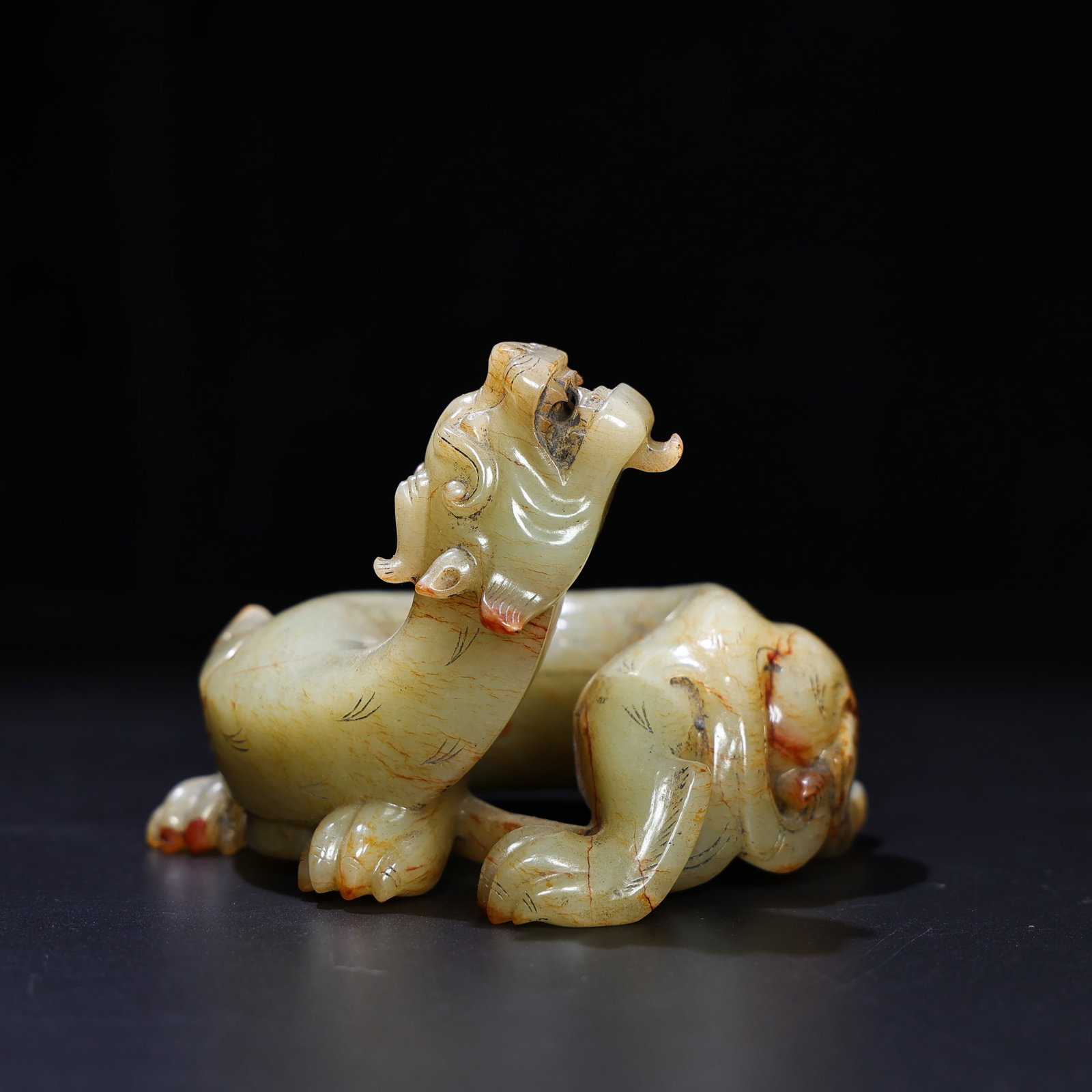 An Exquisite White Jade Dragon Ornament - 5