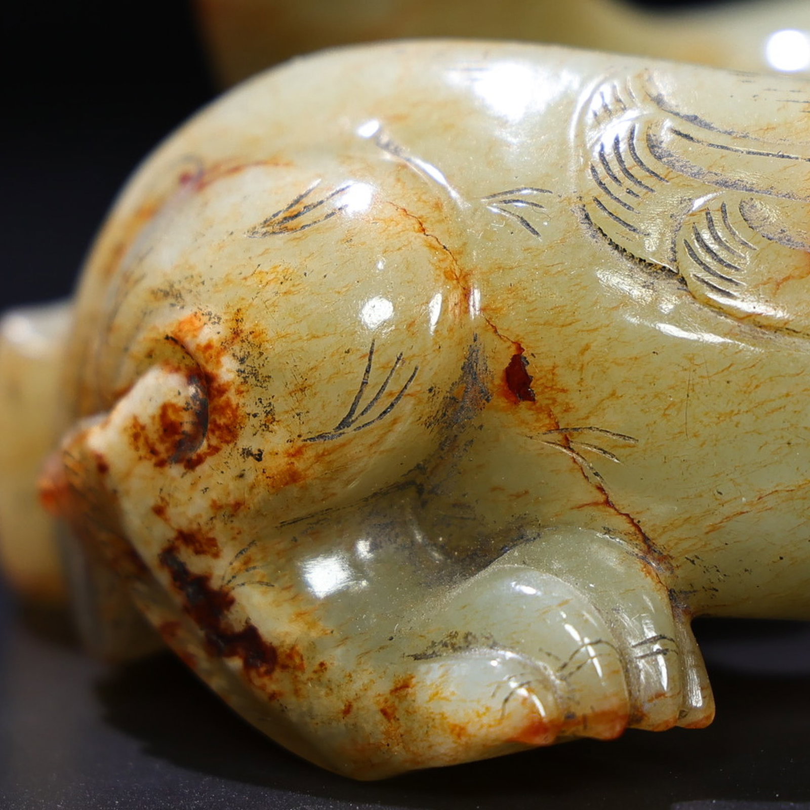 An Exquisite White Jade Dragon Ornament - 8