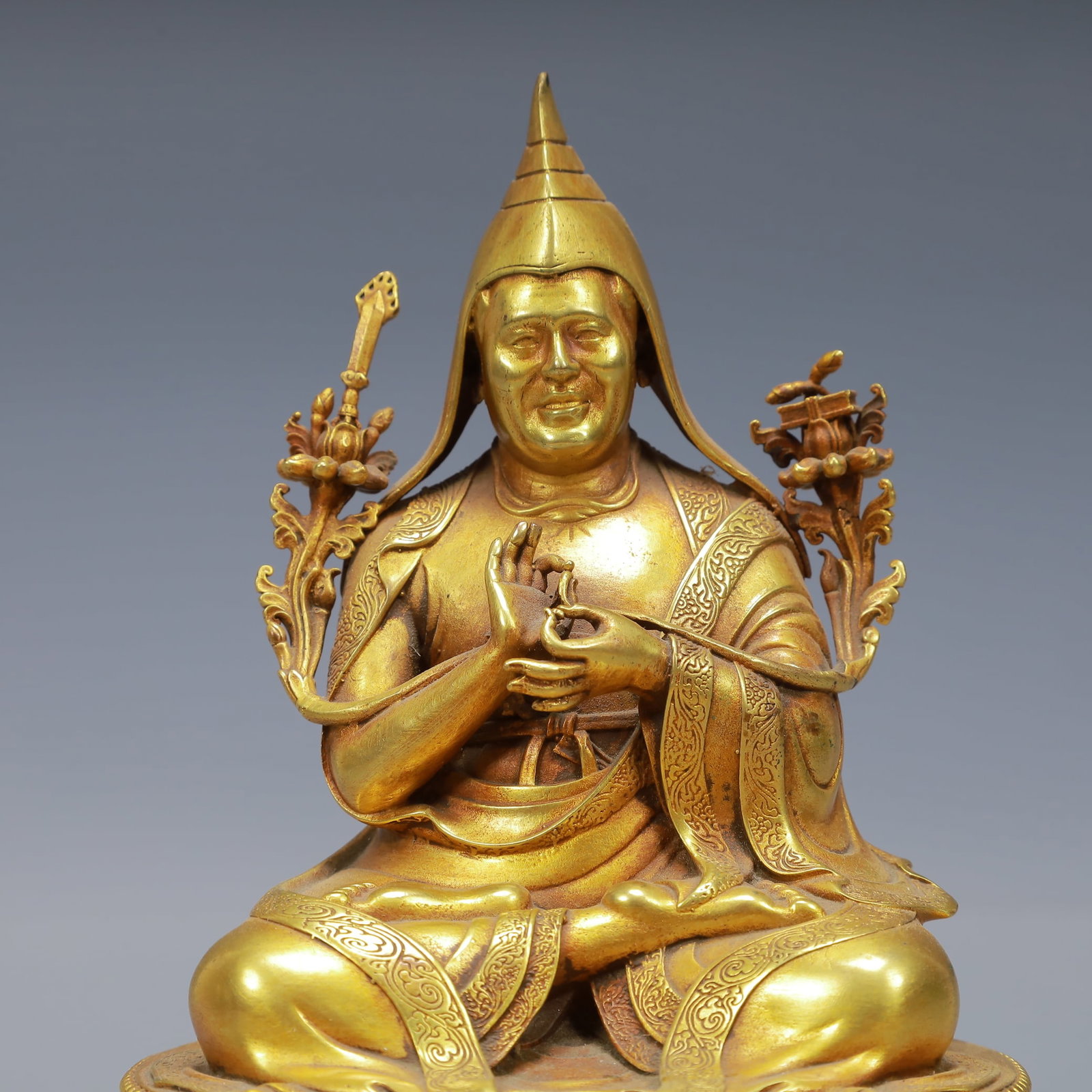 An Exquisite Gilt Bronze Statue of Tsongkhapa - 2