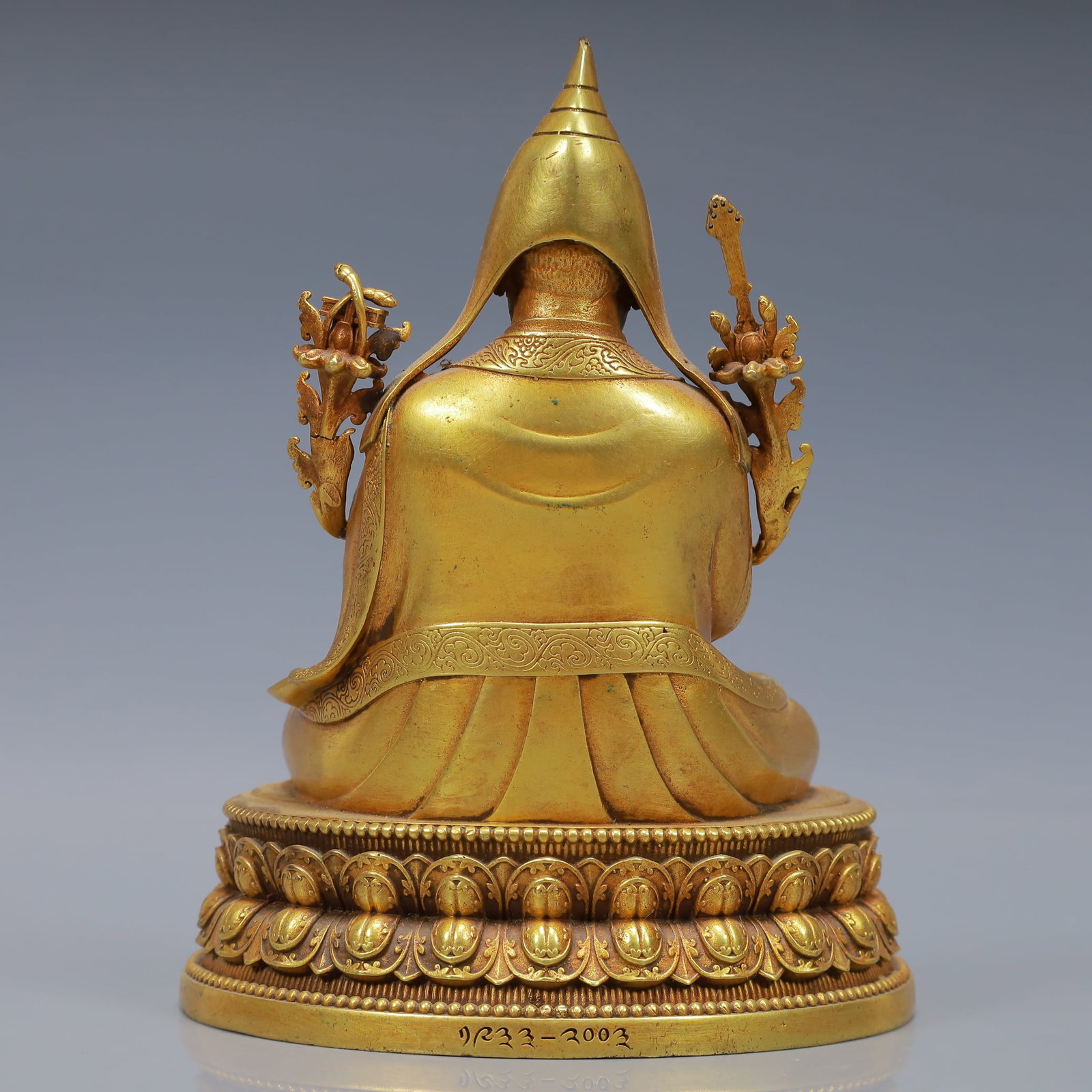 An Exquisite Gilt Bronze Statue of Tsongkhapa - 7
