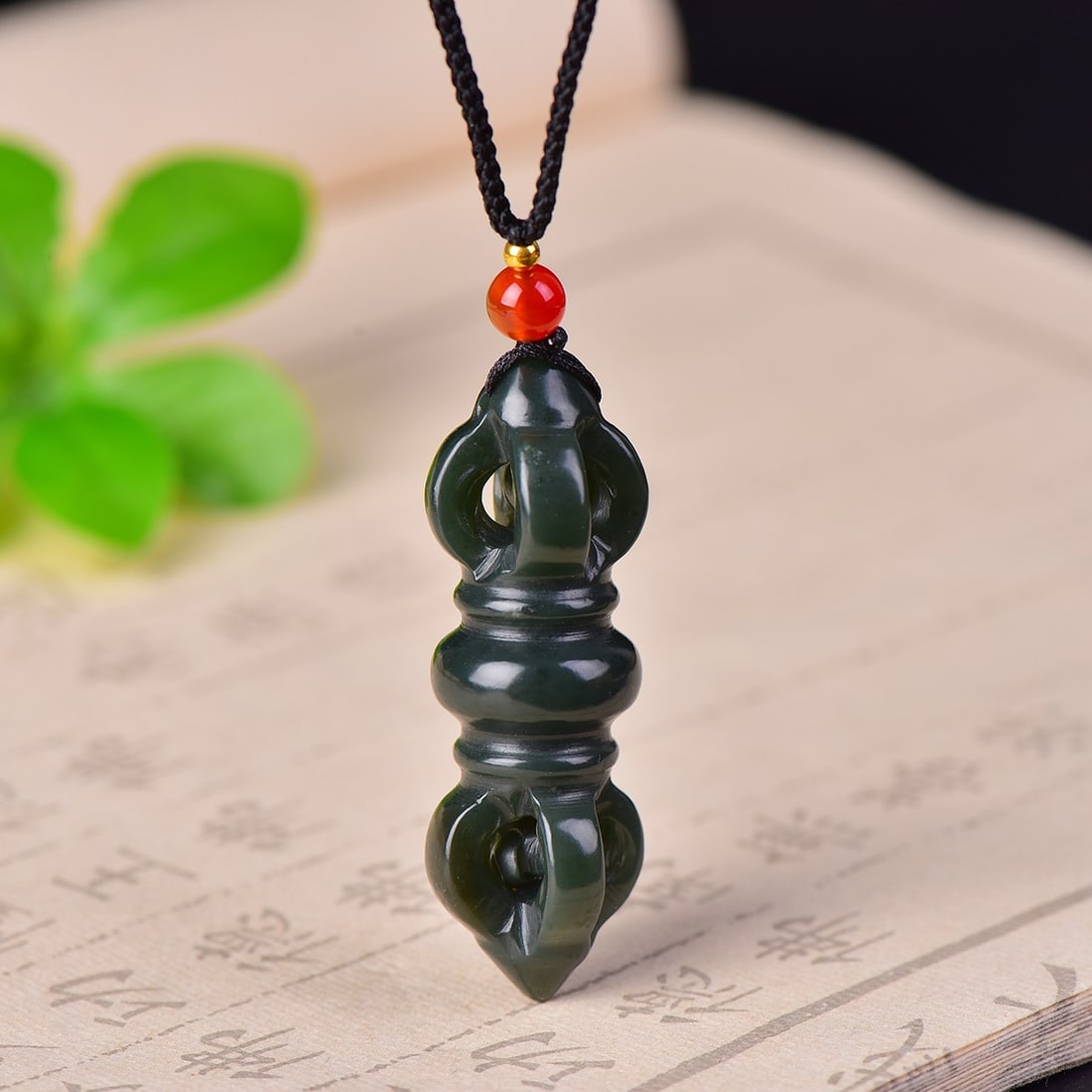 An Exquisite Sapphire Vajry Pestle Pendant - 4