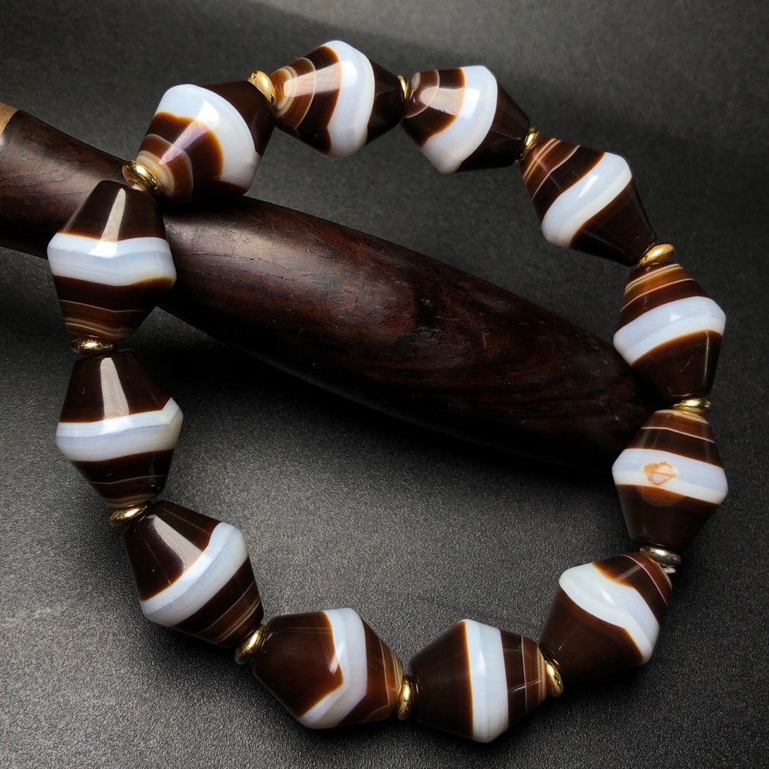 An Exquisite Dzi Bead Bracelets - 5