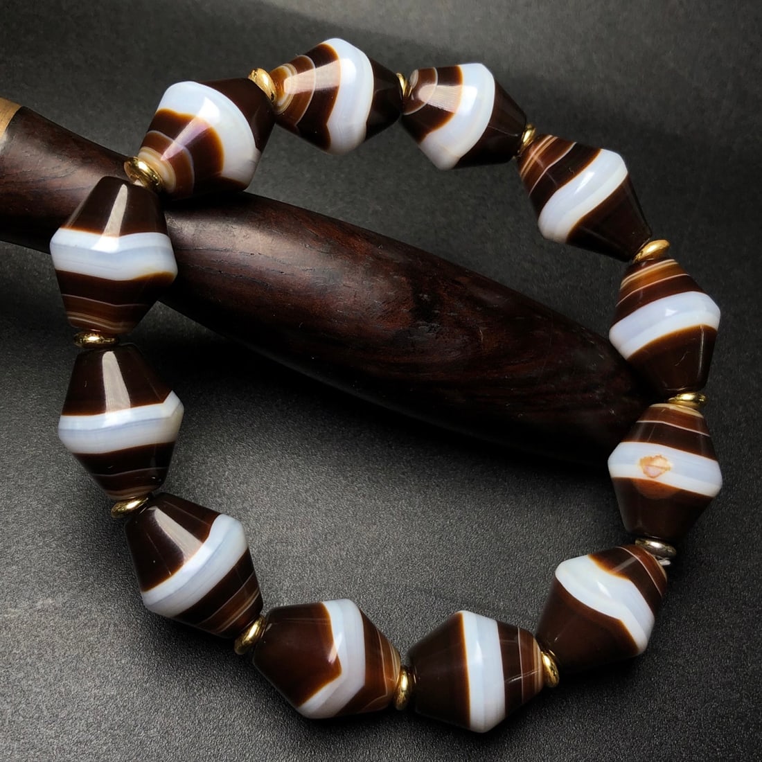 An Exquisite Dzi Bead Bracelets - 6