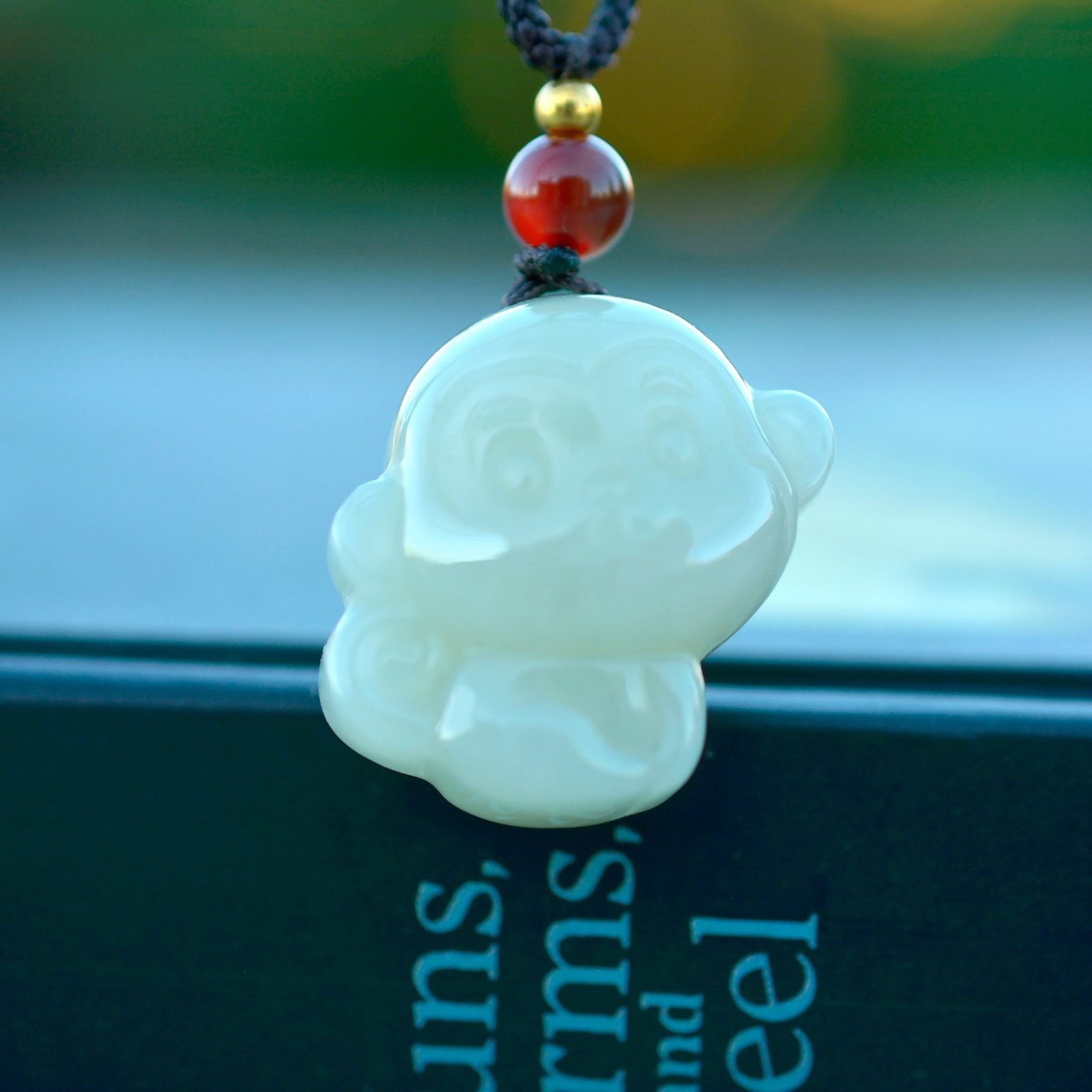 An Exquisite White Jade Monkey Pendant - 2