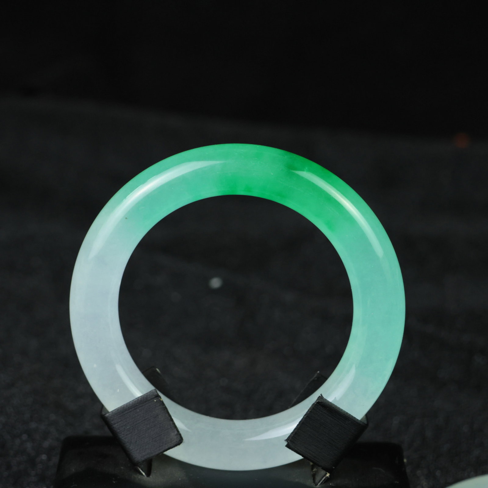 An Exquisite Pair of Jadeite Bracelets - 2
