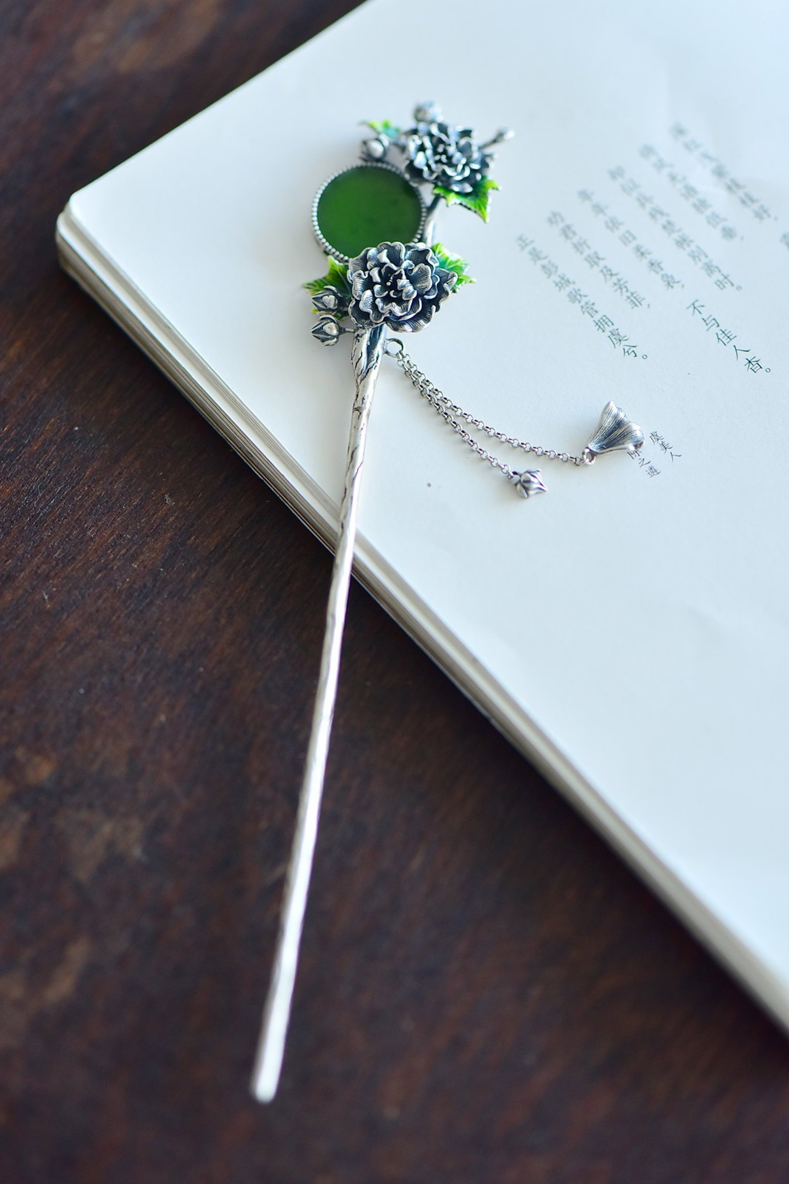 An Exquisite Sterling Silver Inlaid Jasper Enamel Hairpin - 3