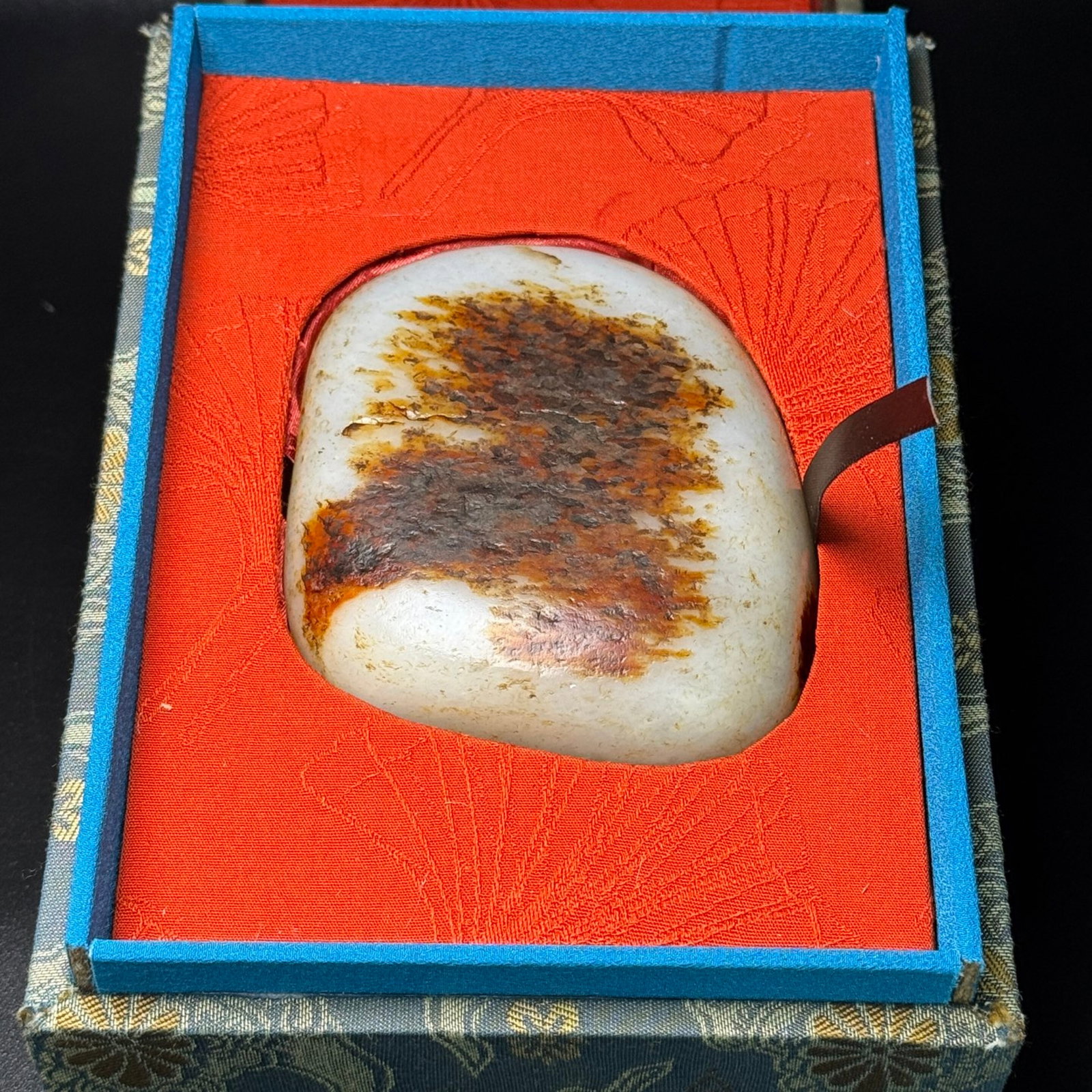 An Exquisite White Jade Ornament: Estimated Value:1800-3600 An Exquisite White Jade Ornament,Qing Dynasty,China,Size:81mmx97mmx31mm,Weight:461g 白玉摆件,中国清代