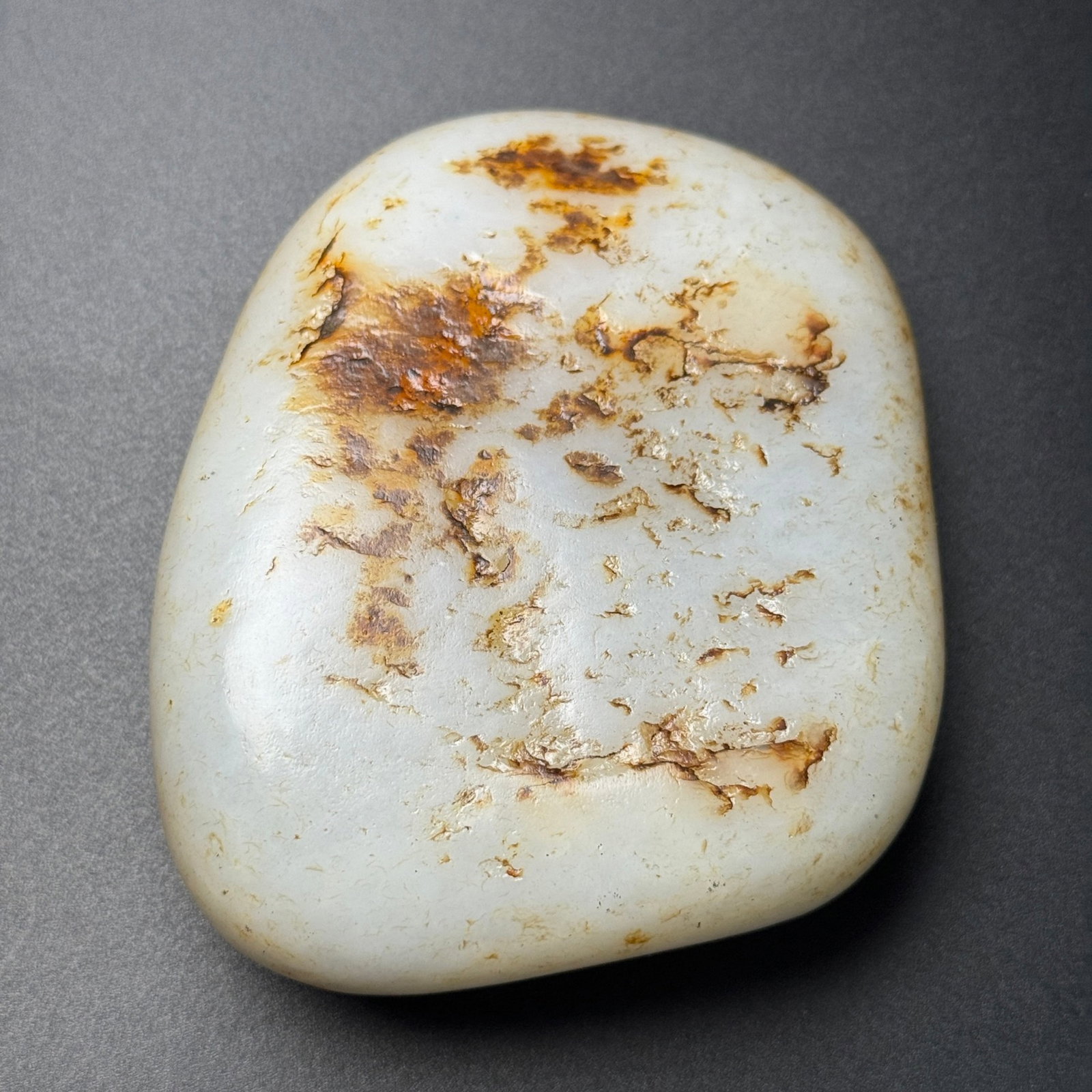 An Exquisite White Jade Ornament - 2