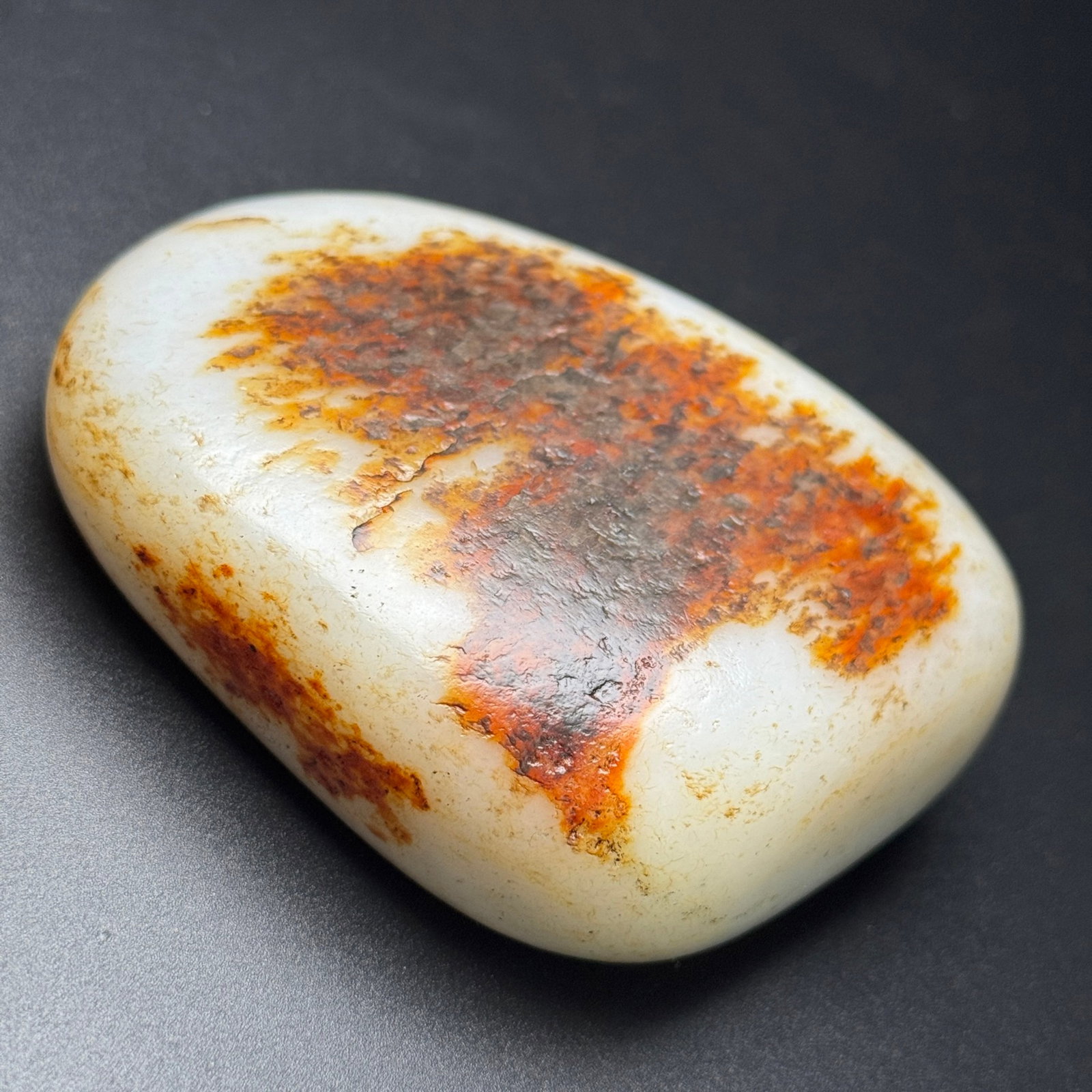 An Exquisite White Jade Ornament - 5