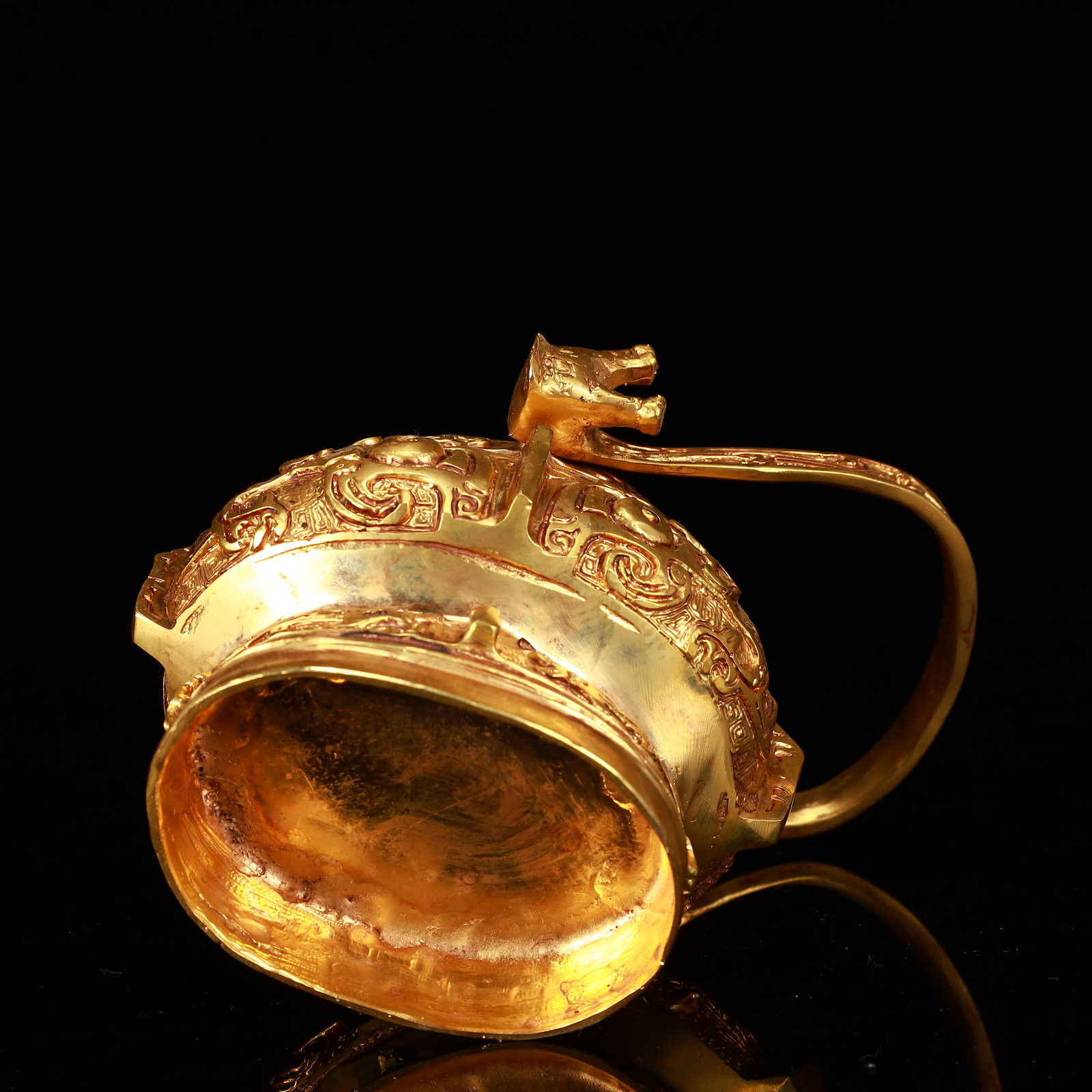 A Rare Gilt Bronze Chi-Dragon Pattern Double-Ears Ewer - 10
