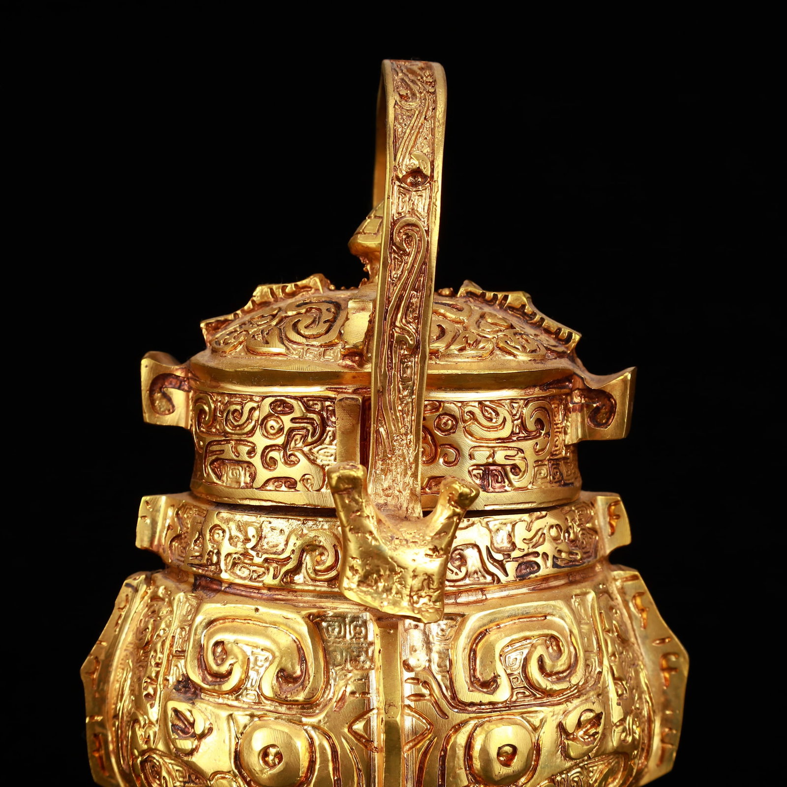 A Rare Gilt Bronze Chi-Dragon Pattern Double-Ears Ewer - 2
