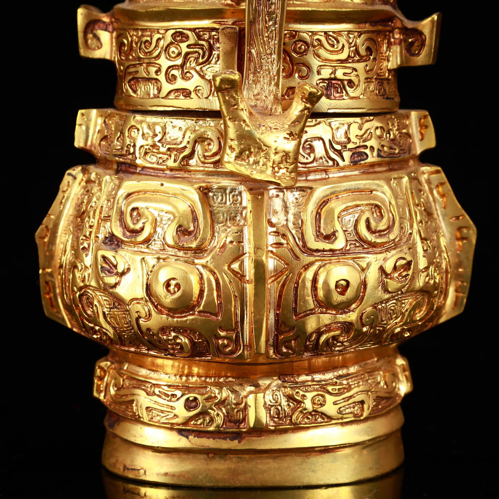 A Rare Gilt Bronze Chi-Dragon Pattern Double-Ears Ewer - 3