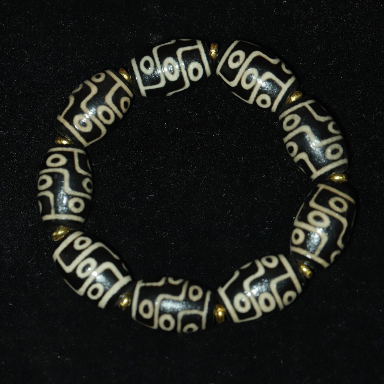 An Exquisite Nine Eyes Dzi Bead Bracelets - 2