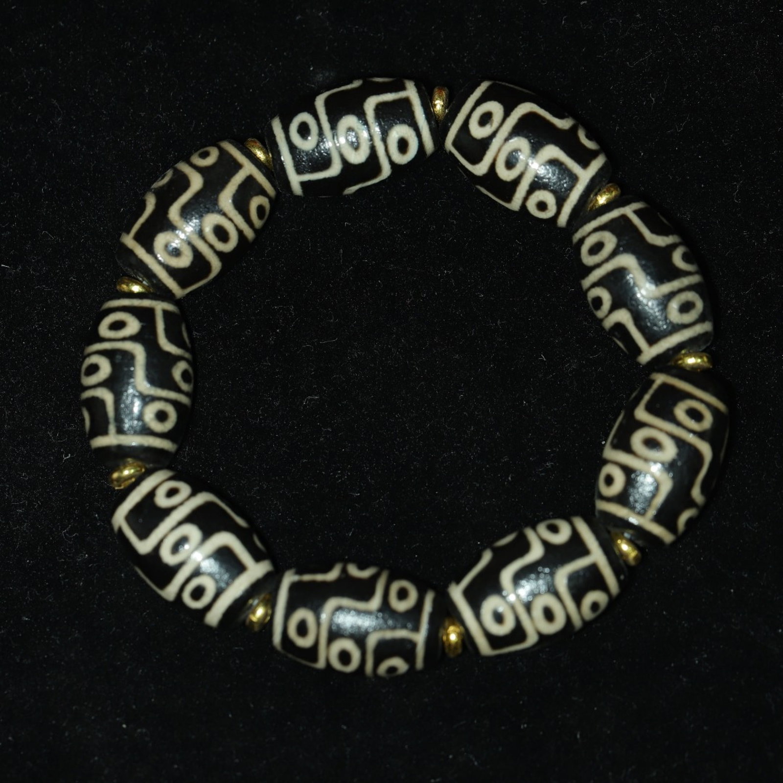 An Exquisite Nine Eyes Dzi Bead Bracelets - 3