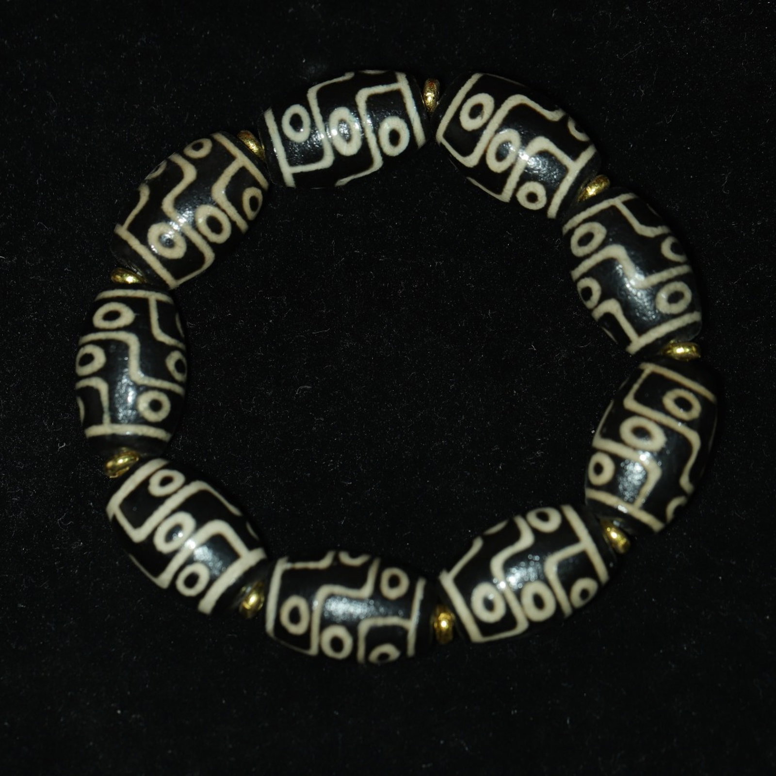An Exquisite Nine Eyes Dzi Bead Bracelets - 4