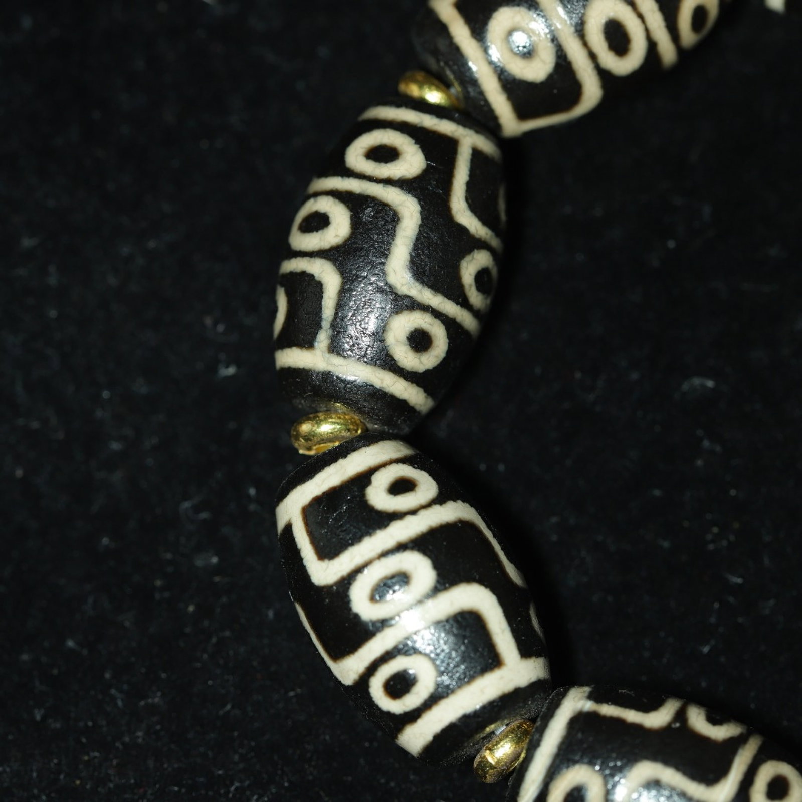 An Exquisite Nine Eyes Dzi Bead Bracelets - 7